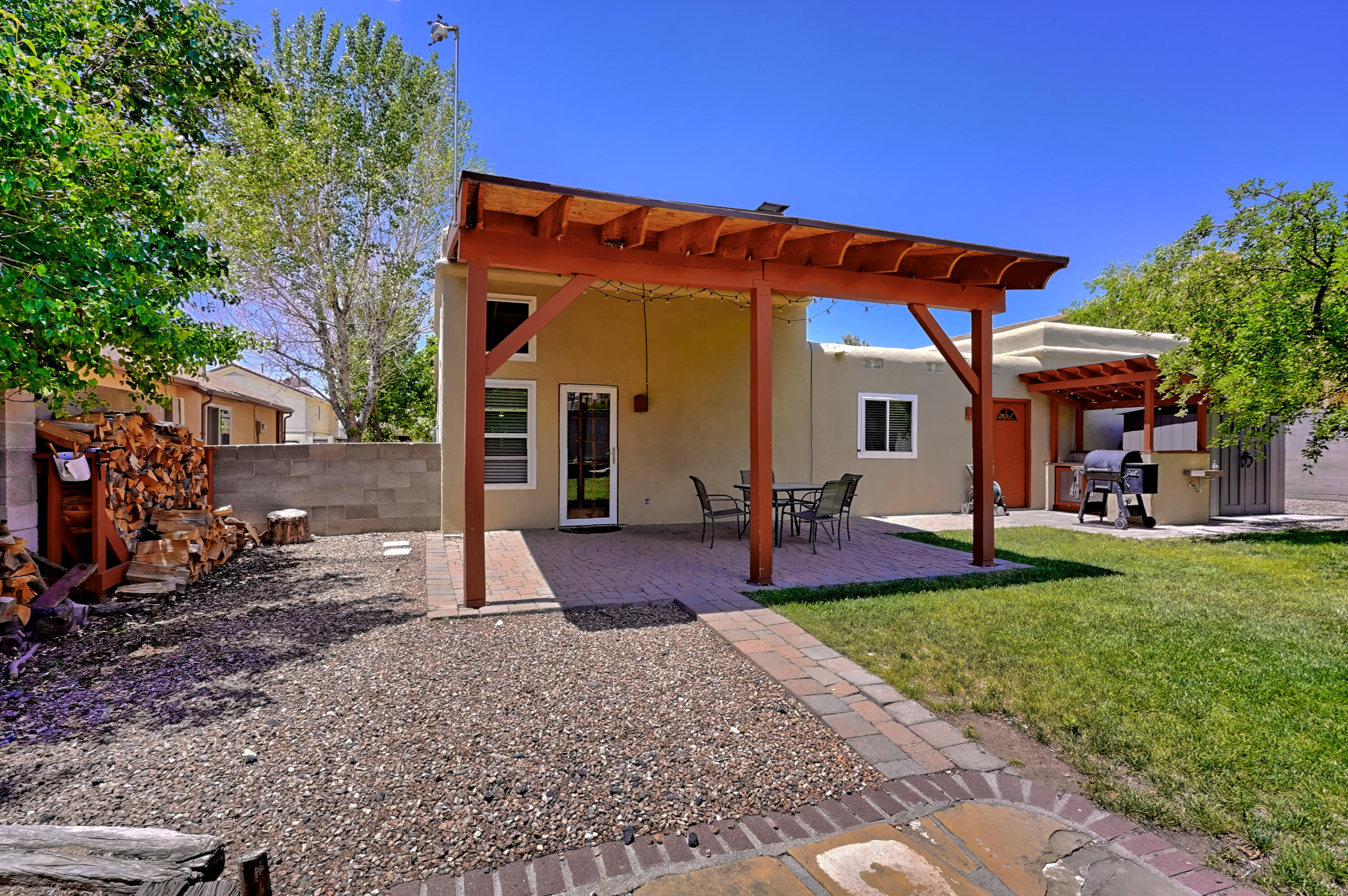 5738 Vista Bonita Street NE