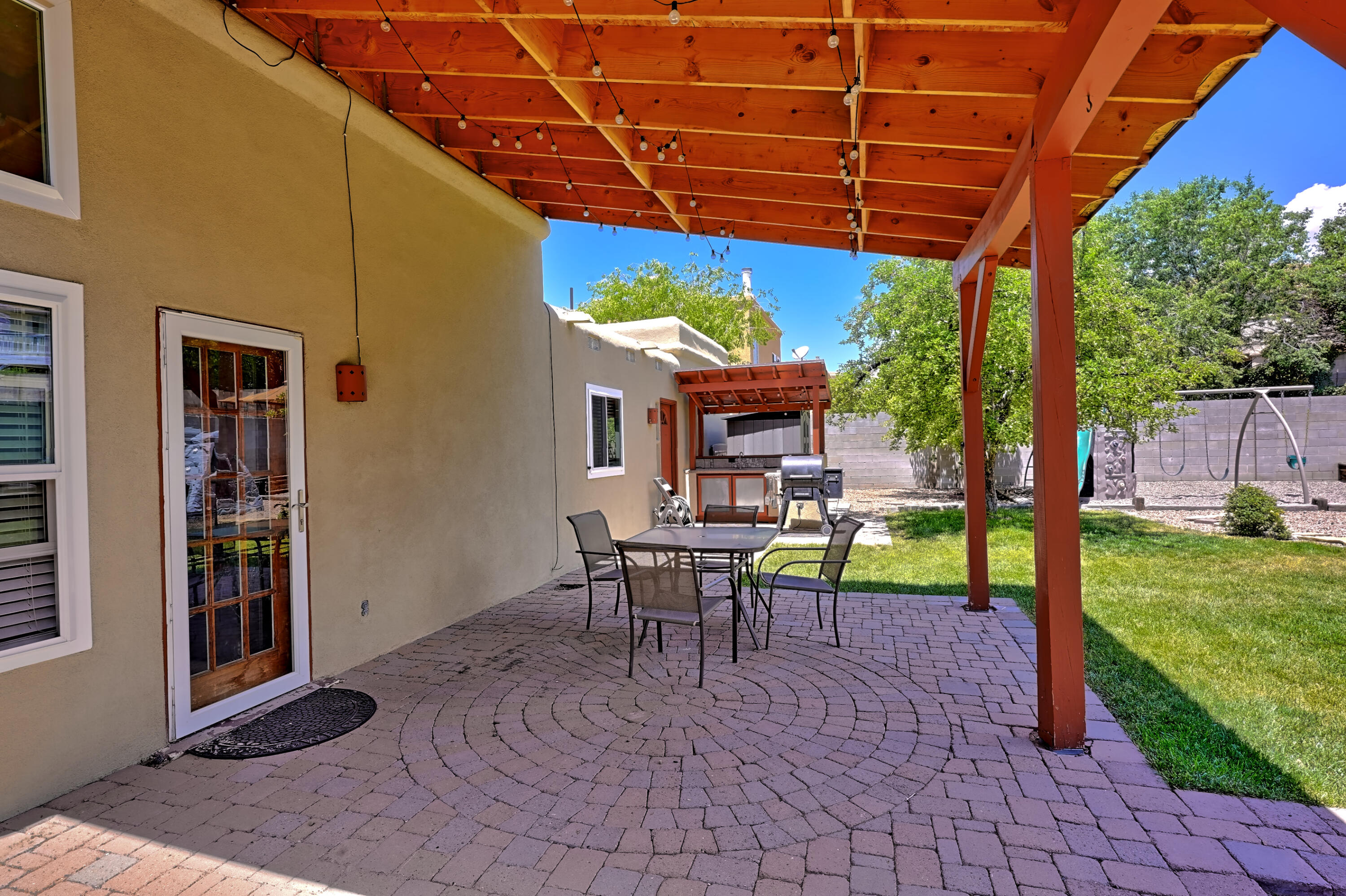 5738 Vista Bonita Street NE
