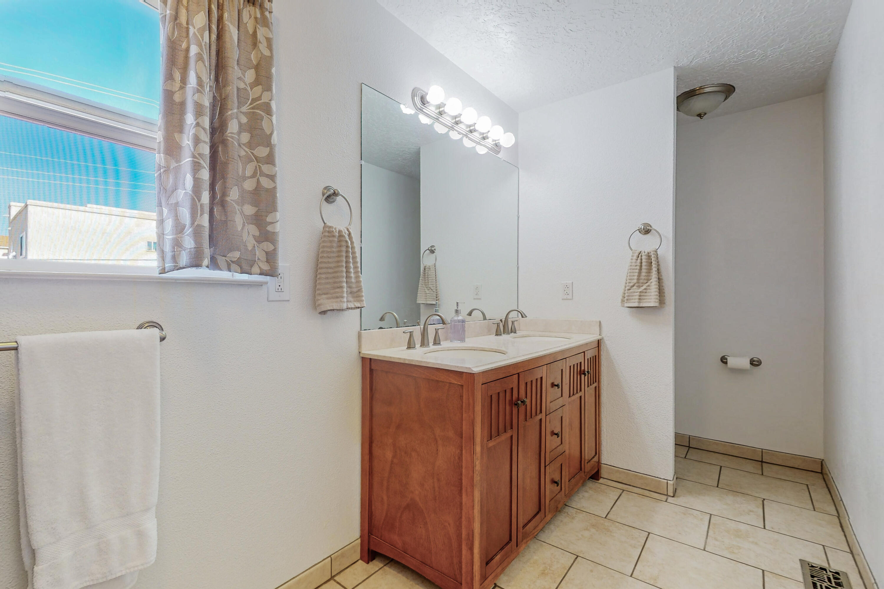 10305 Paseo Del Norte NW