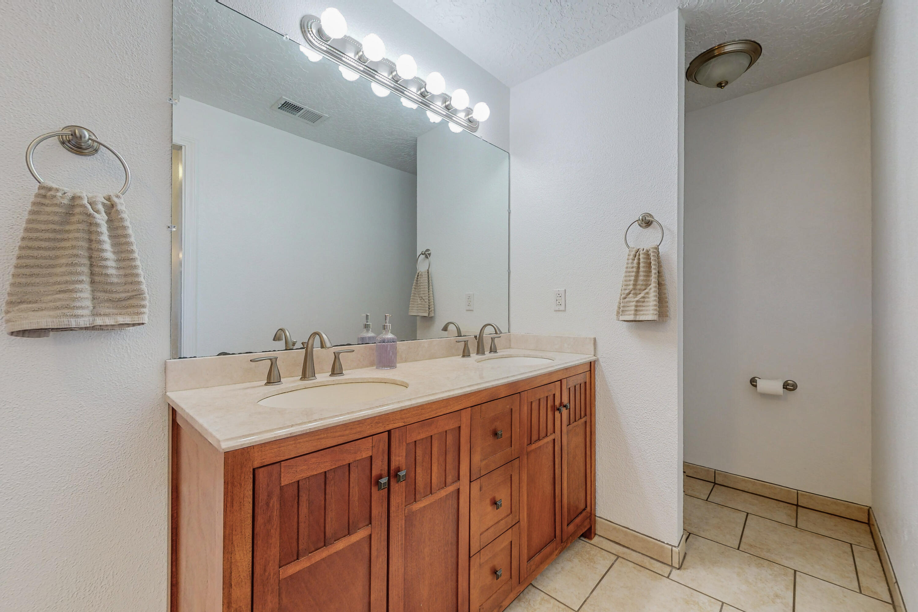 10305 Paseo Del Norte NW