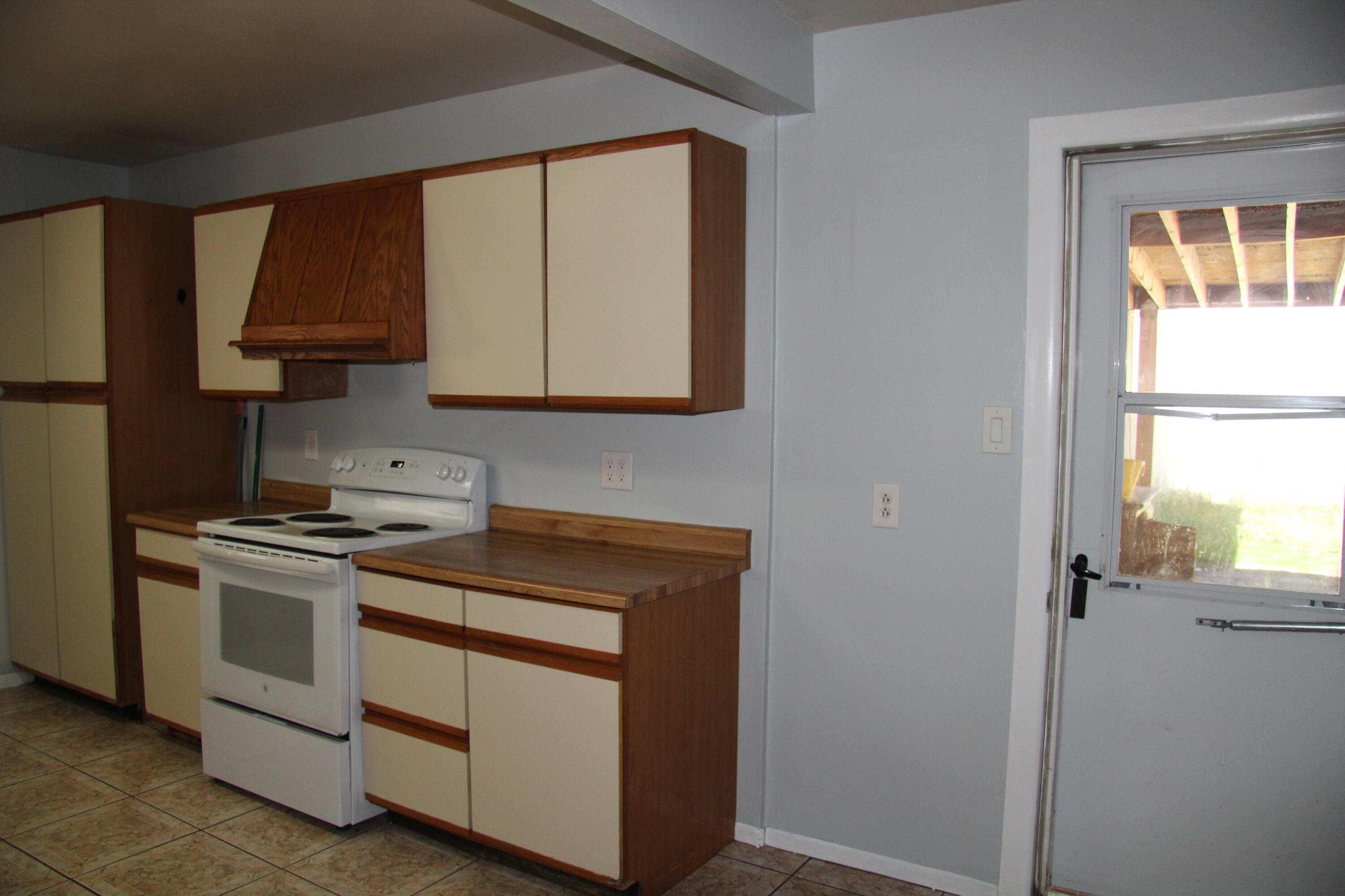 8109 Princess Jeanne Avenue NE