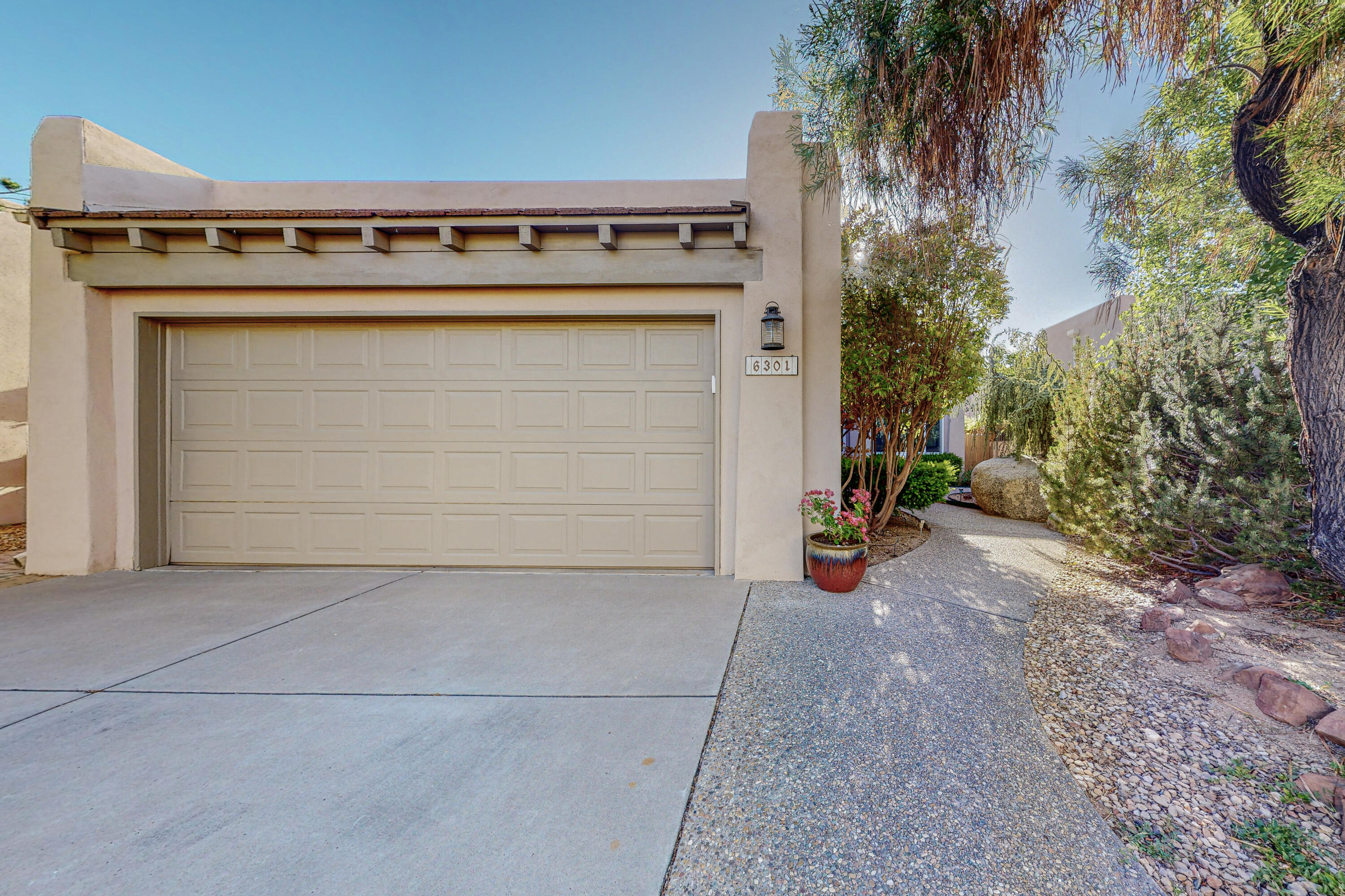 6301 Greyleaf Trail NE
