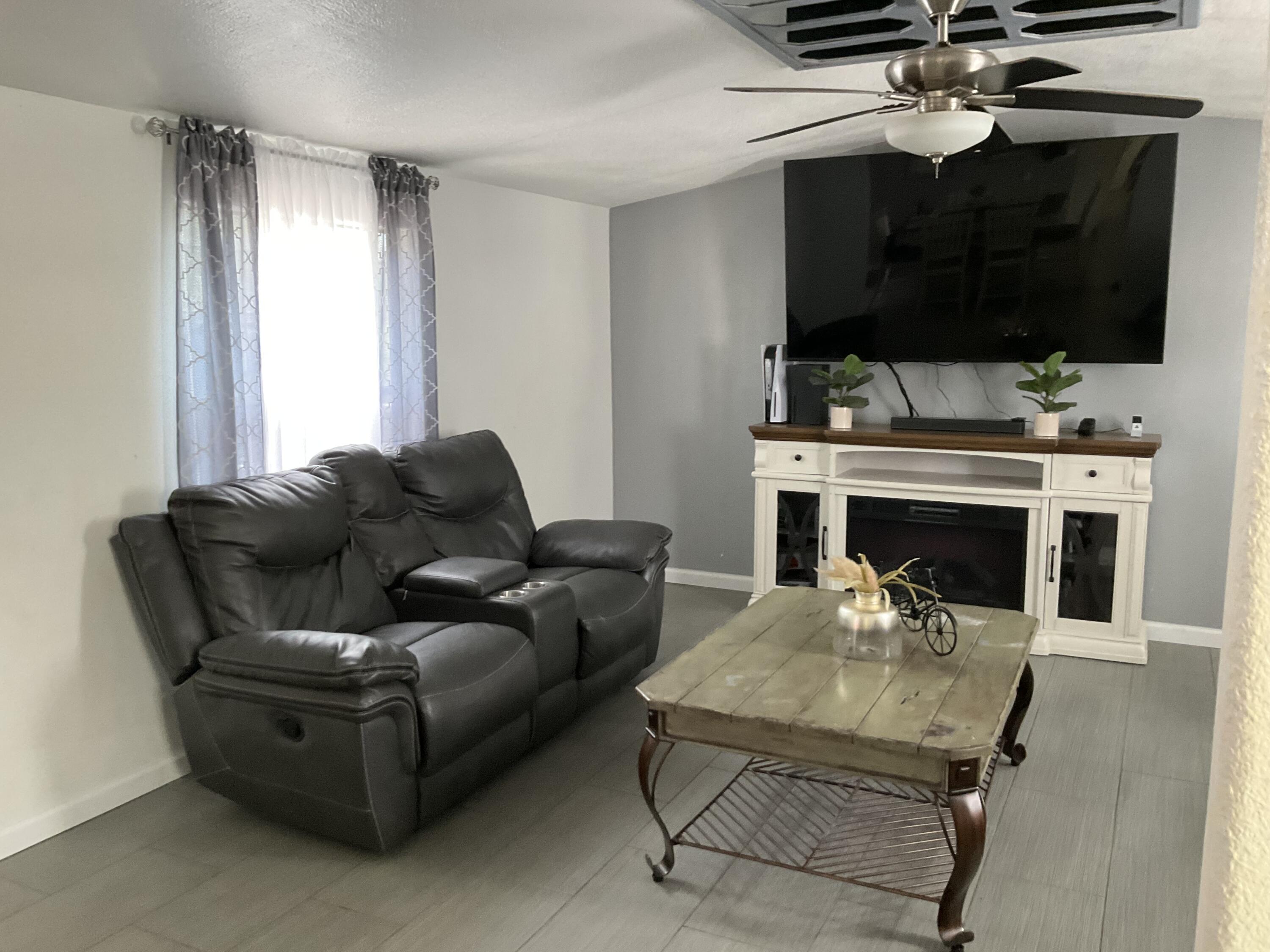 468 Swann Loop