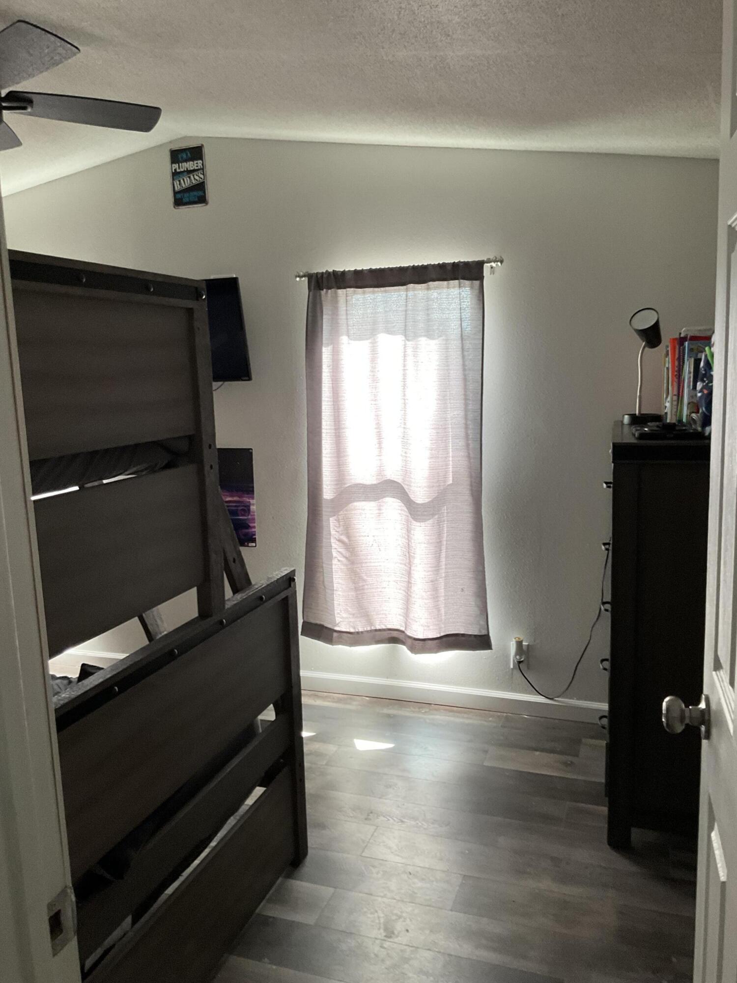 468 Swann Loop