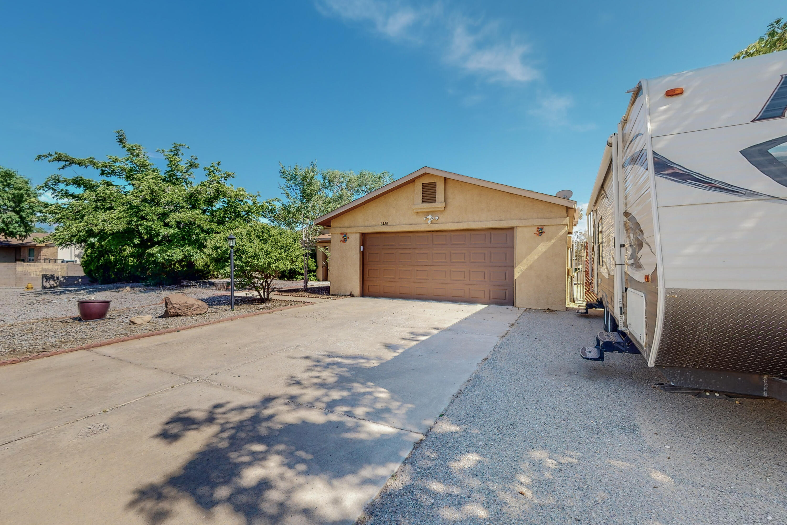 6258 Roadrunner Loop NE