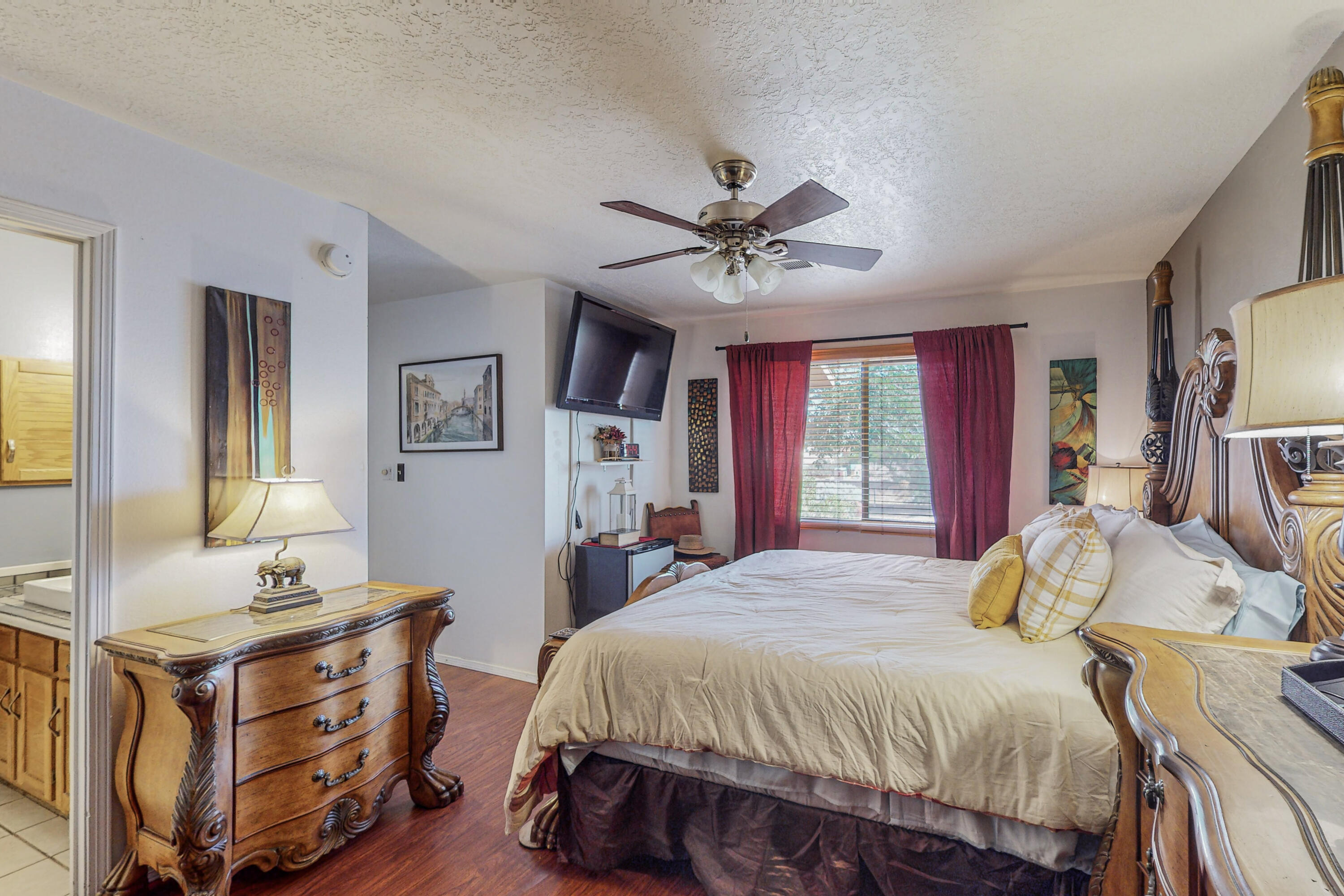 6258 Roadrunner Loop NE