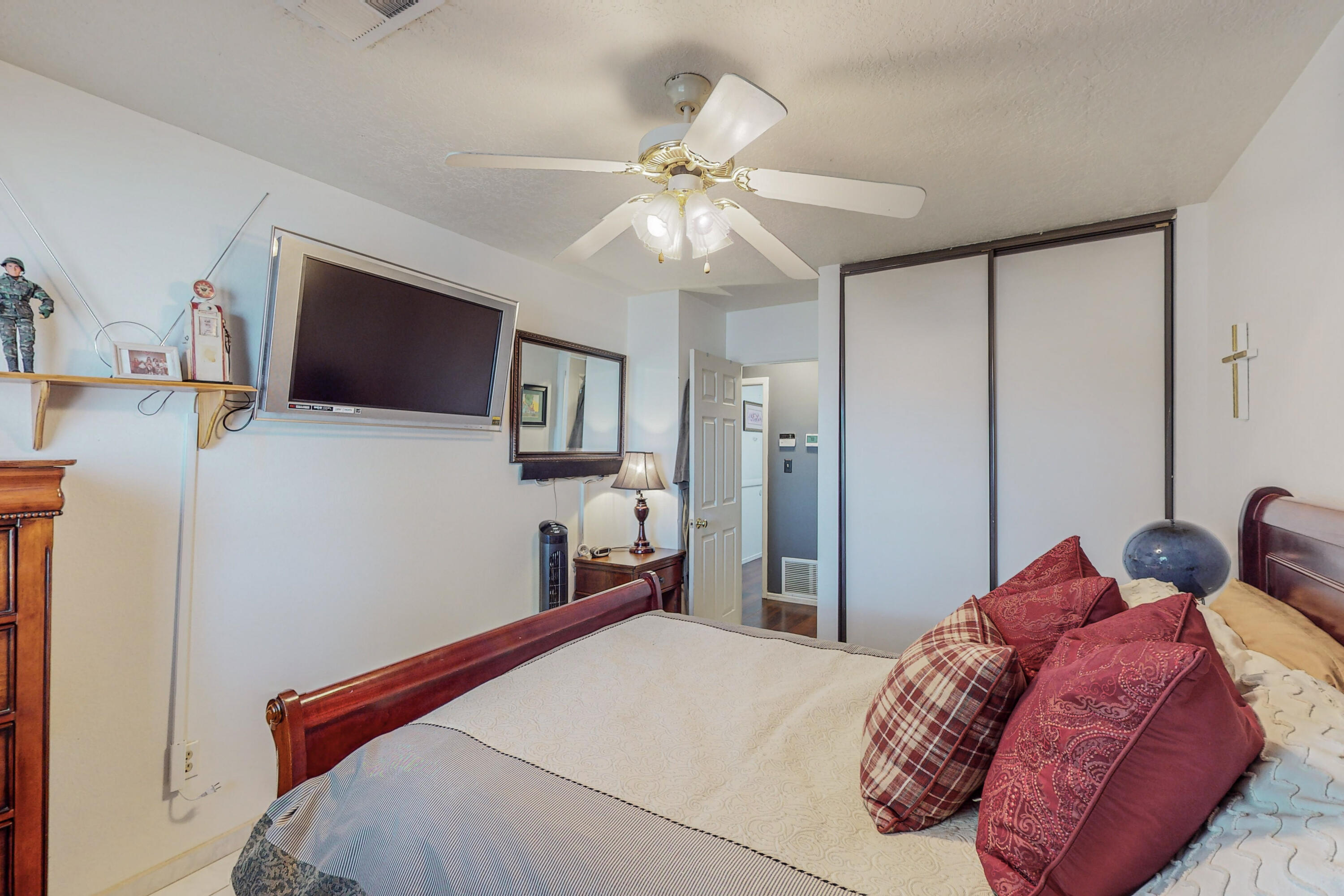 6258 Roadrunner Loop NE