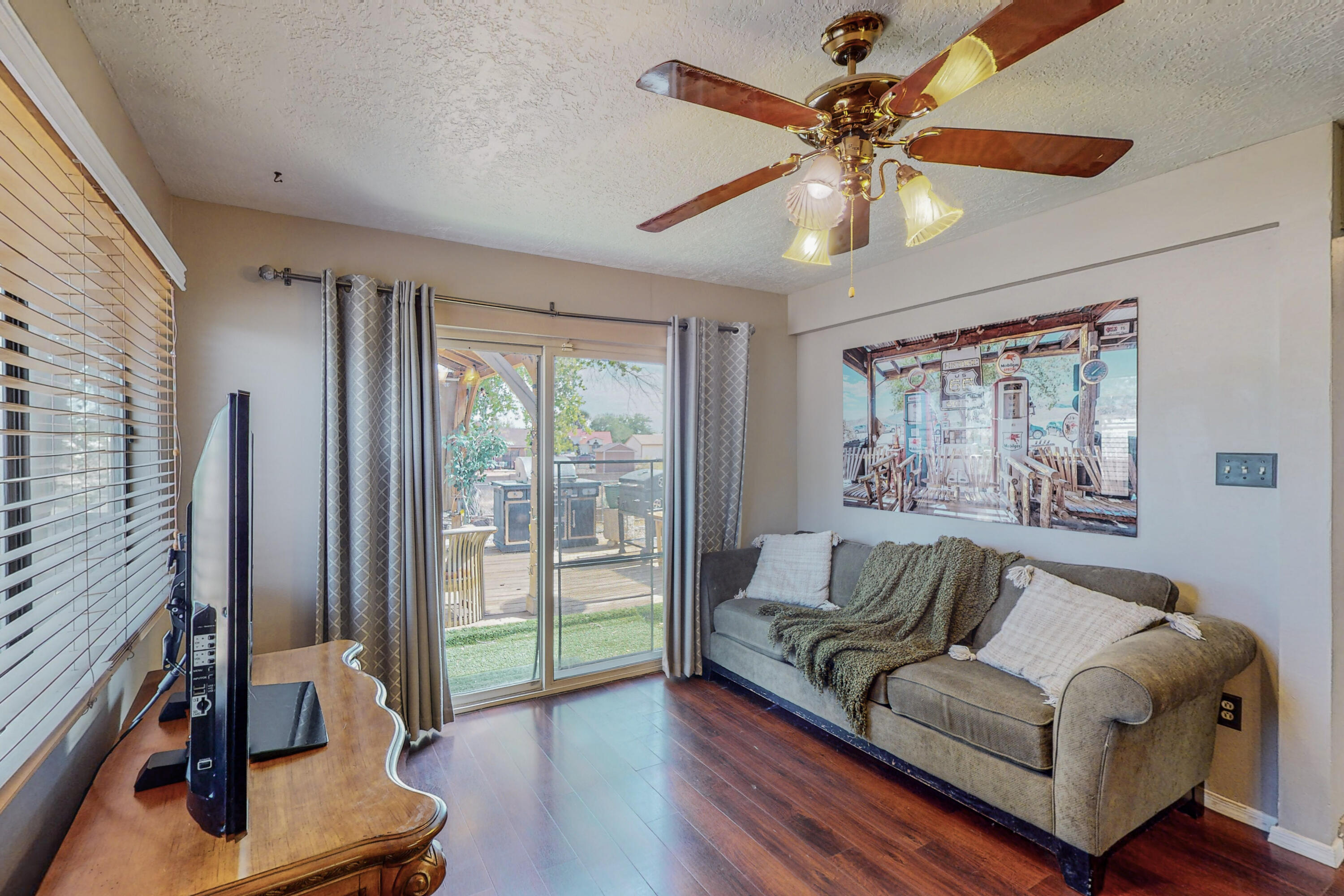 6258 Roadrunner Loop NE
