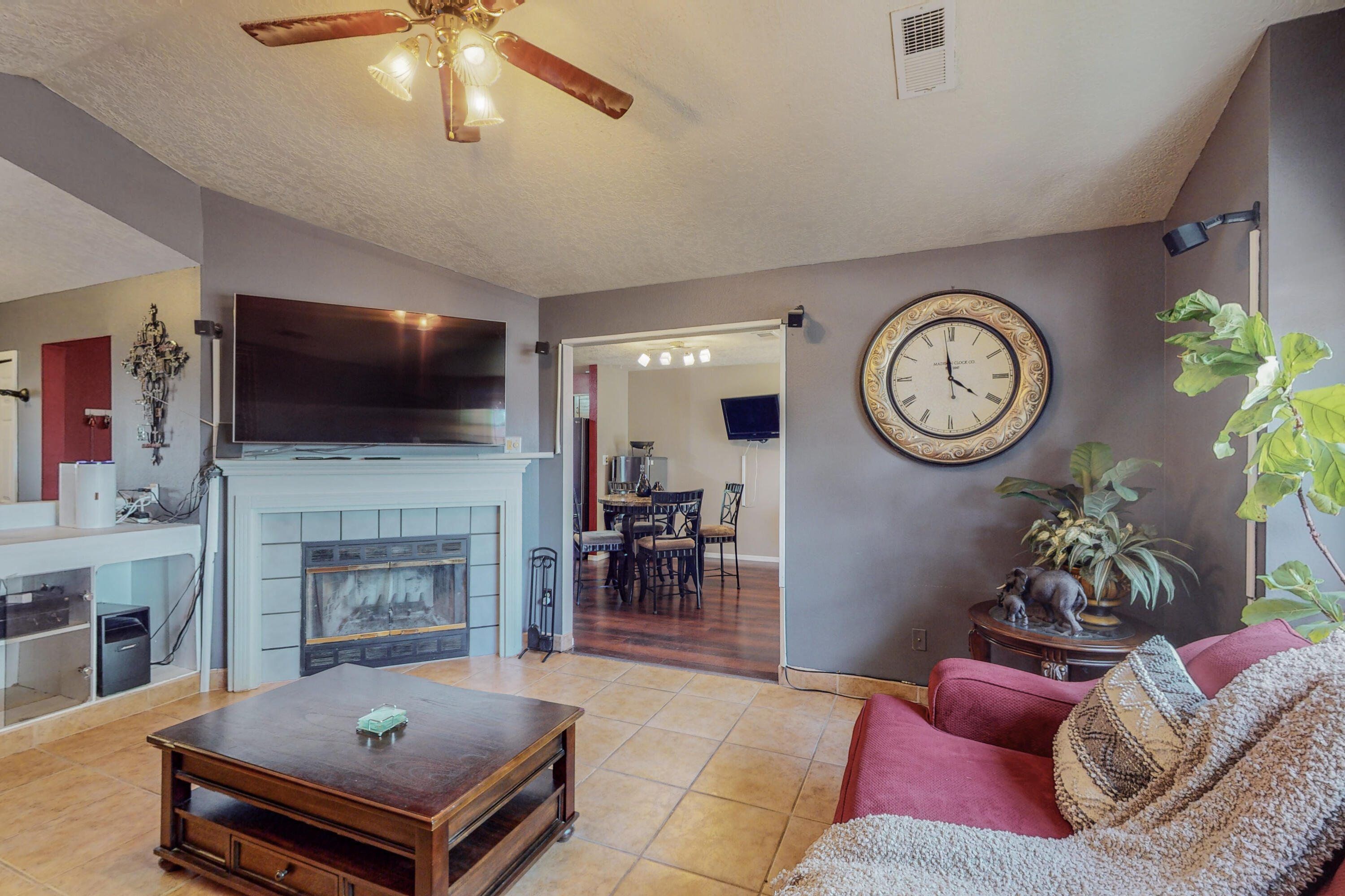 6258 Roadrunner Loop NE
