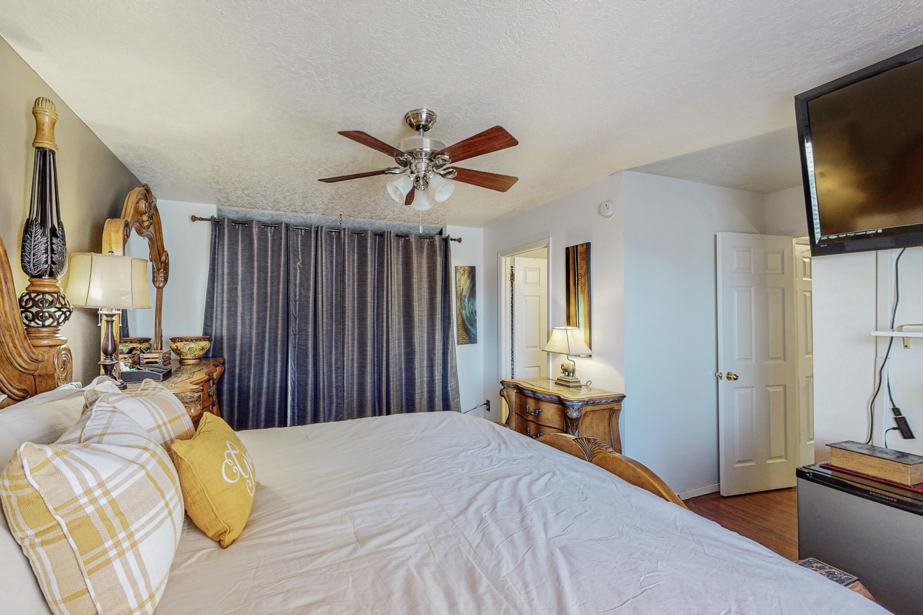 6258 Roadrunner Loop NE