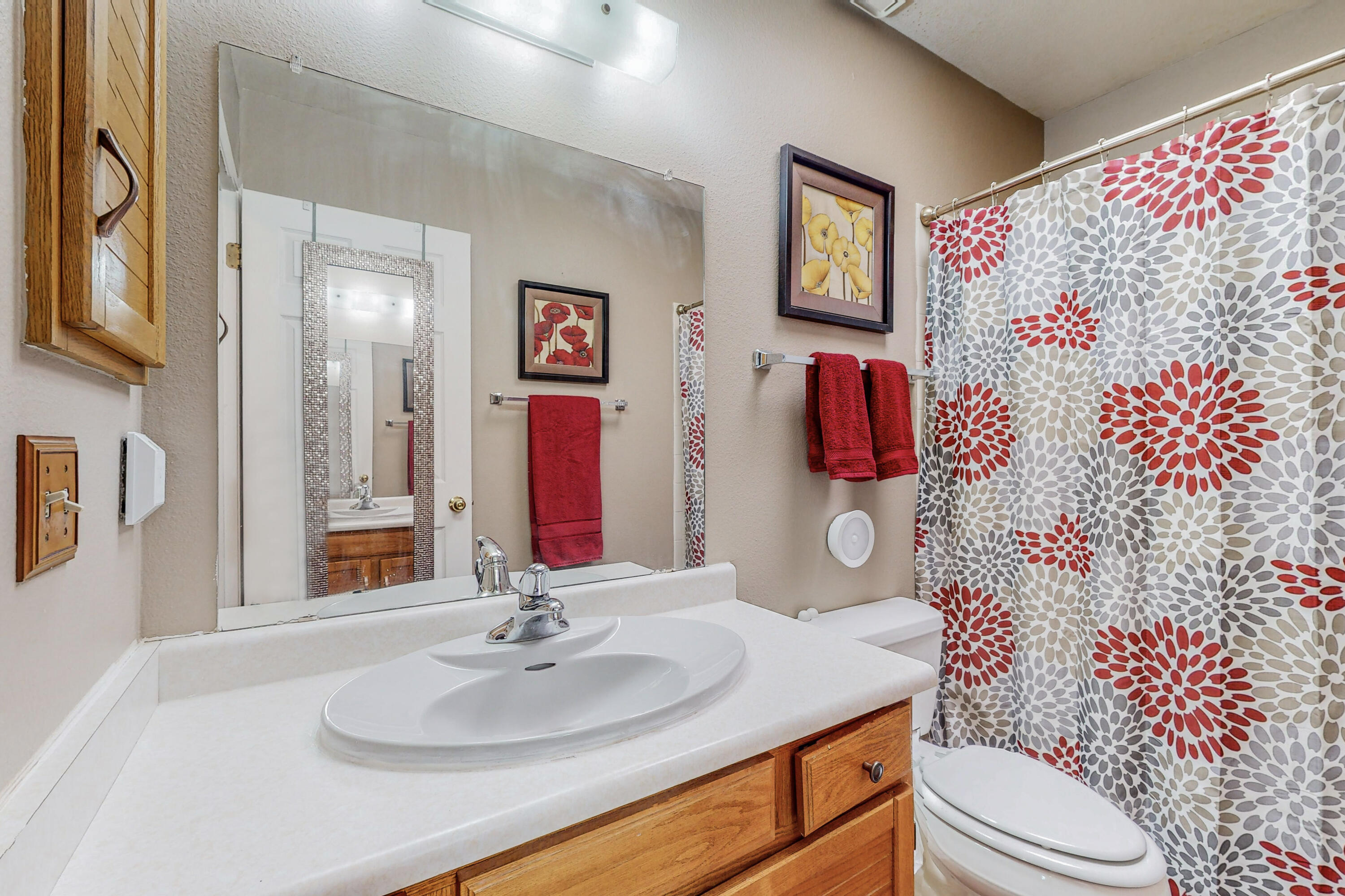 6258 Roadrunner Loop NE