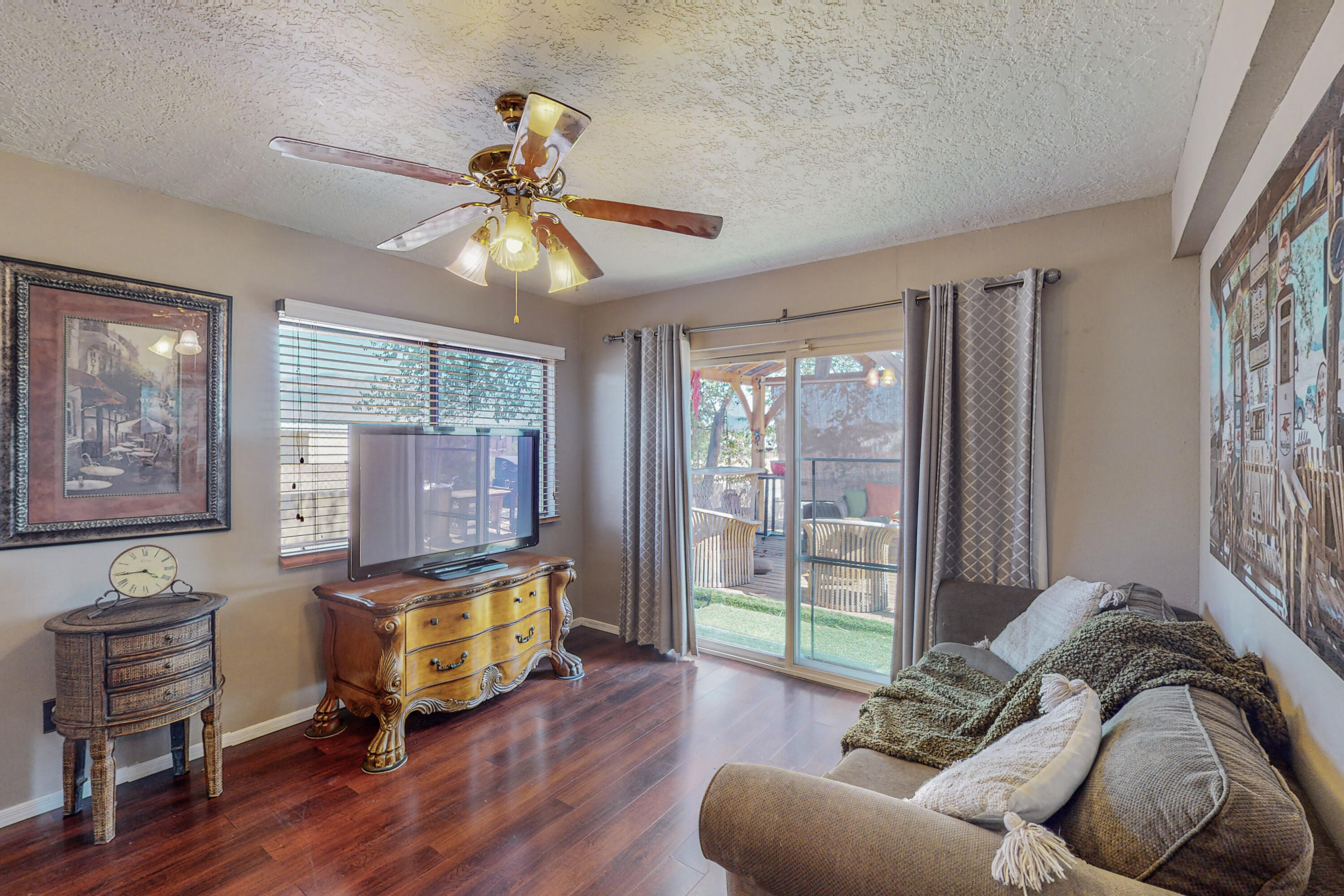 6258 Roadrunner Loop NE