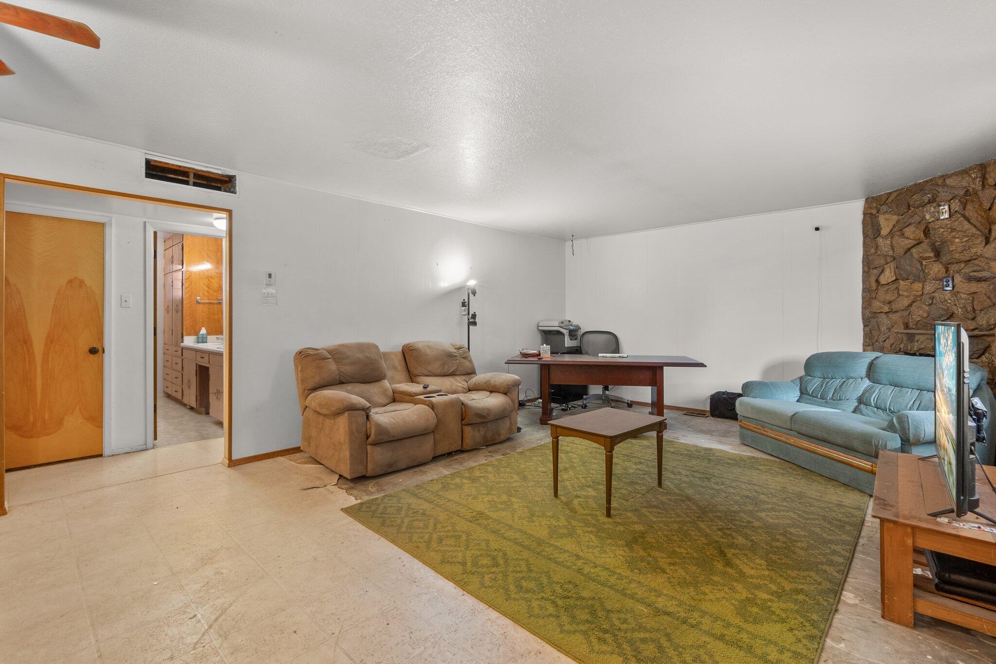 816 Ortiz Drive SE