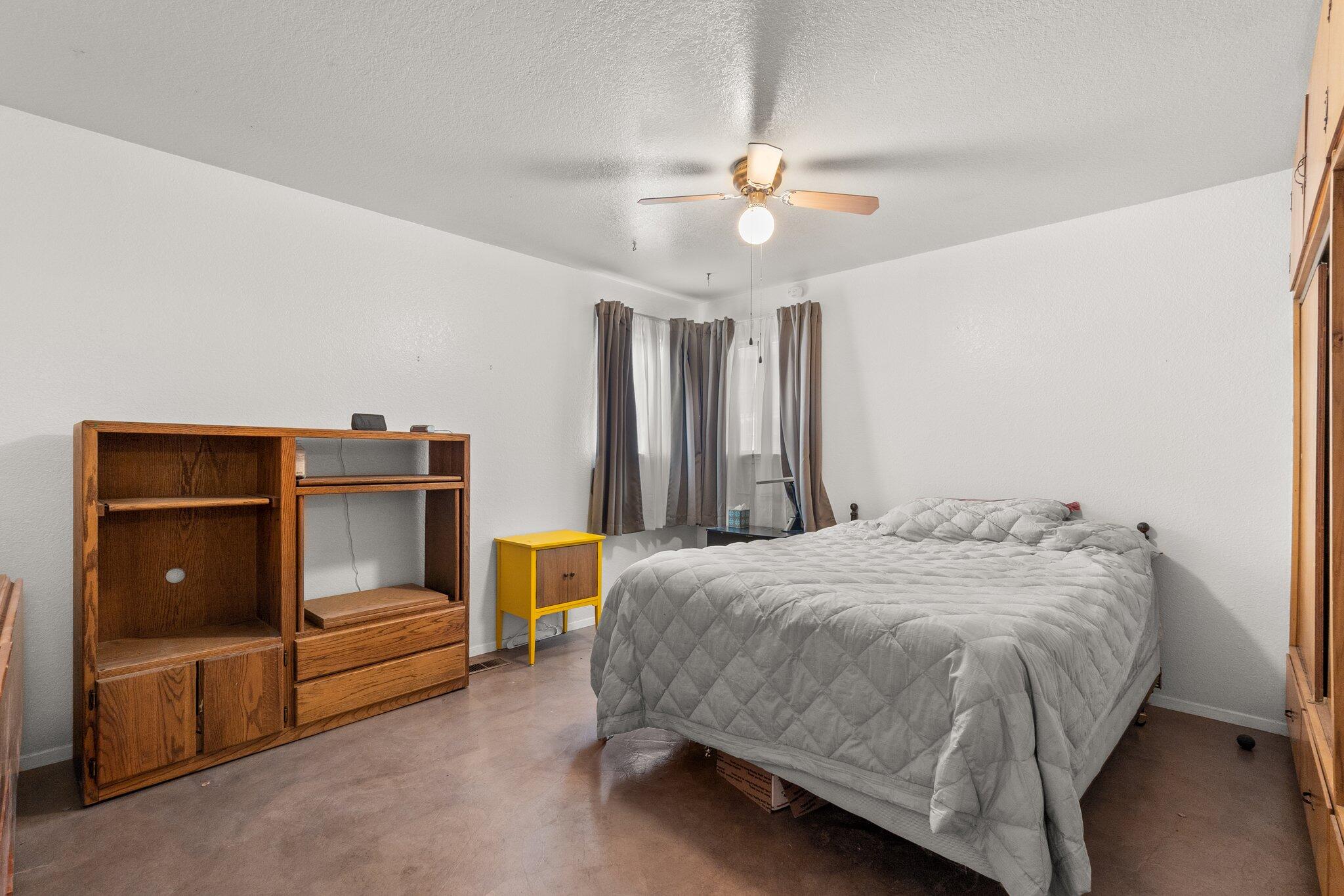816 Ortiz Drive SE