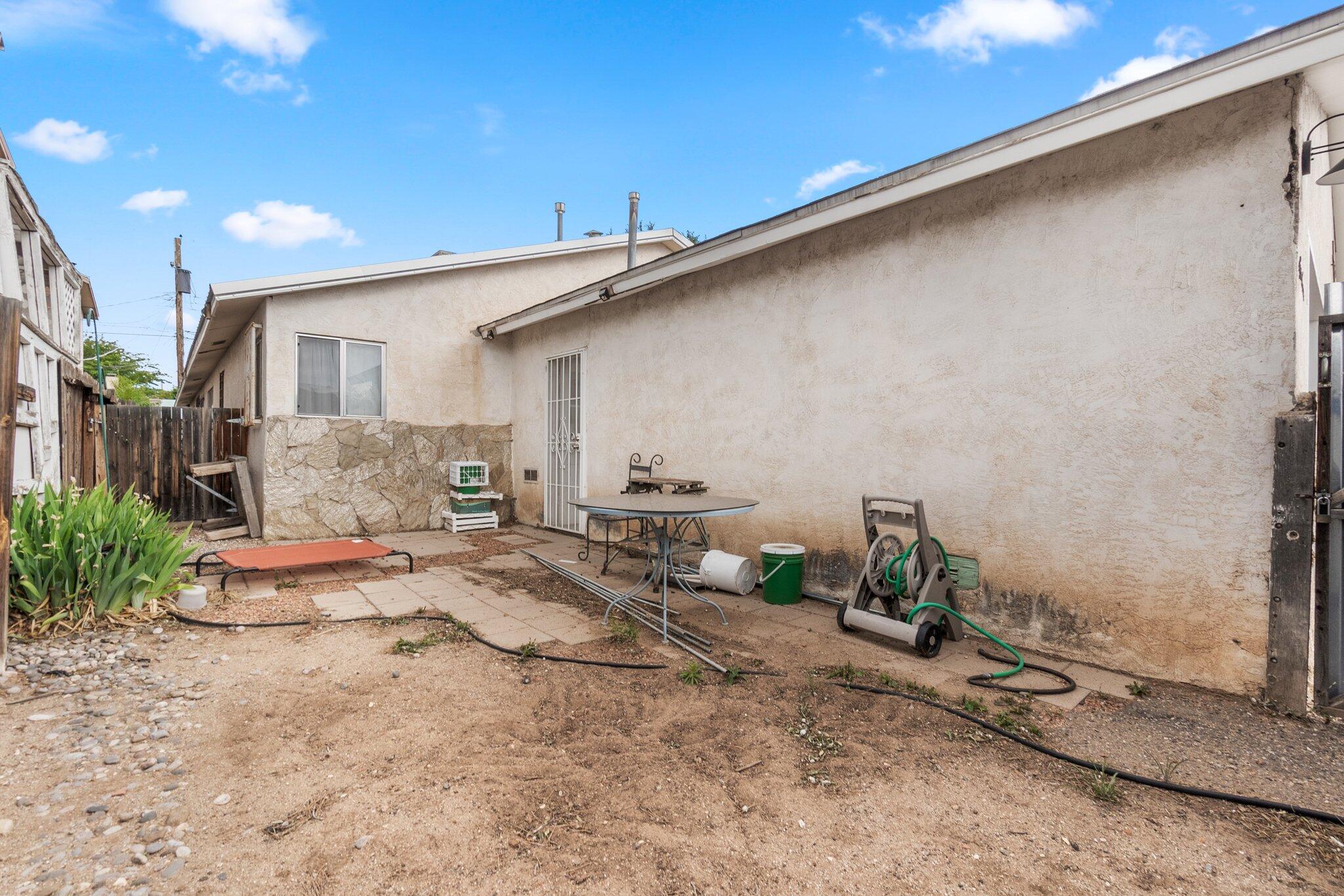 816 Ortiz Drive SE