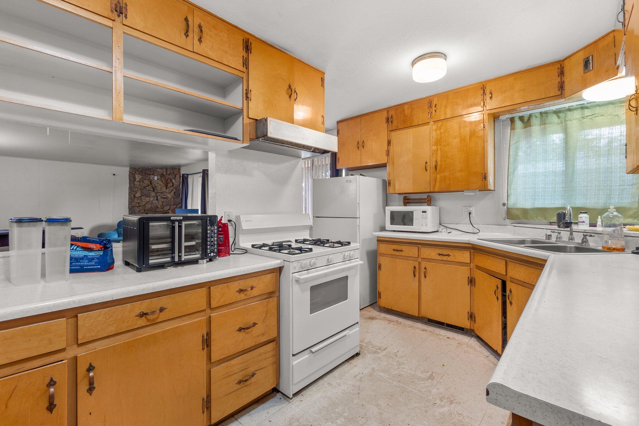 816 Ortiz Drive SE