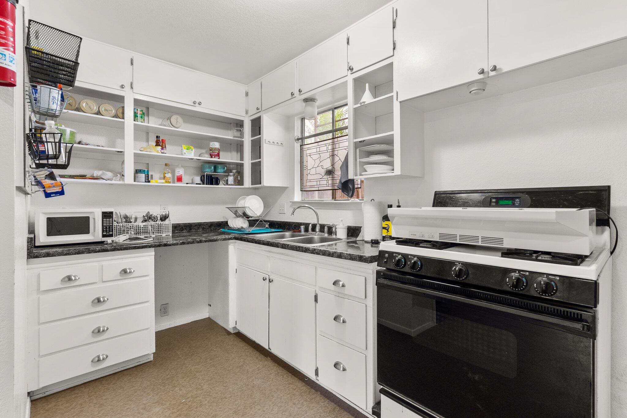 816 Ortiz Drive SE