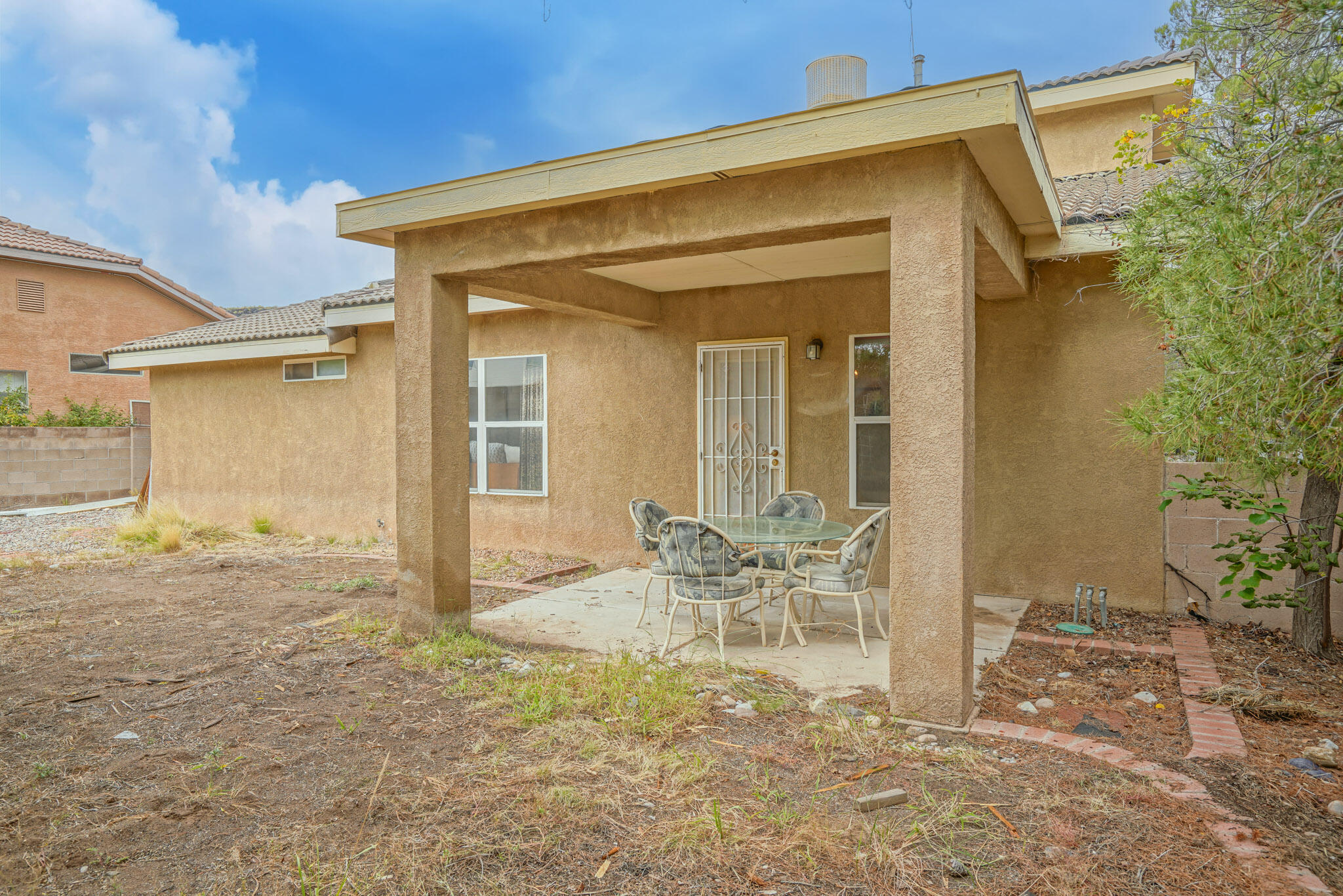 8012 Petroglyph Avenue NW