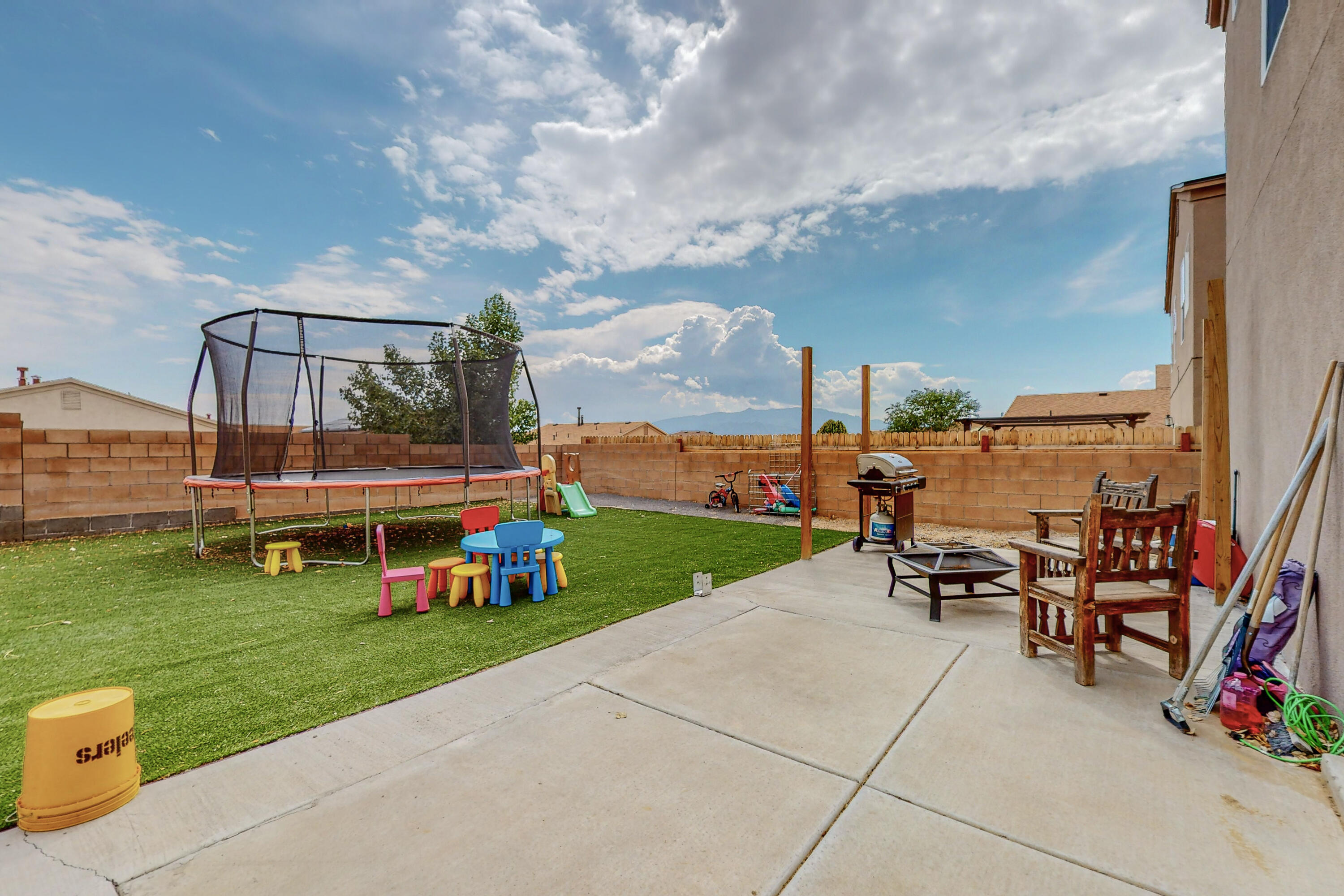 1725 Sierra Norte Loop NE
