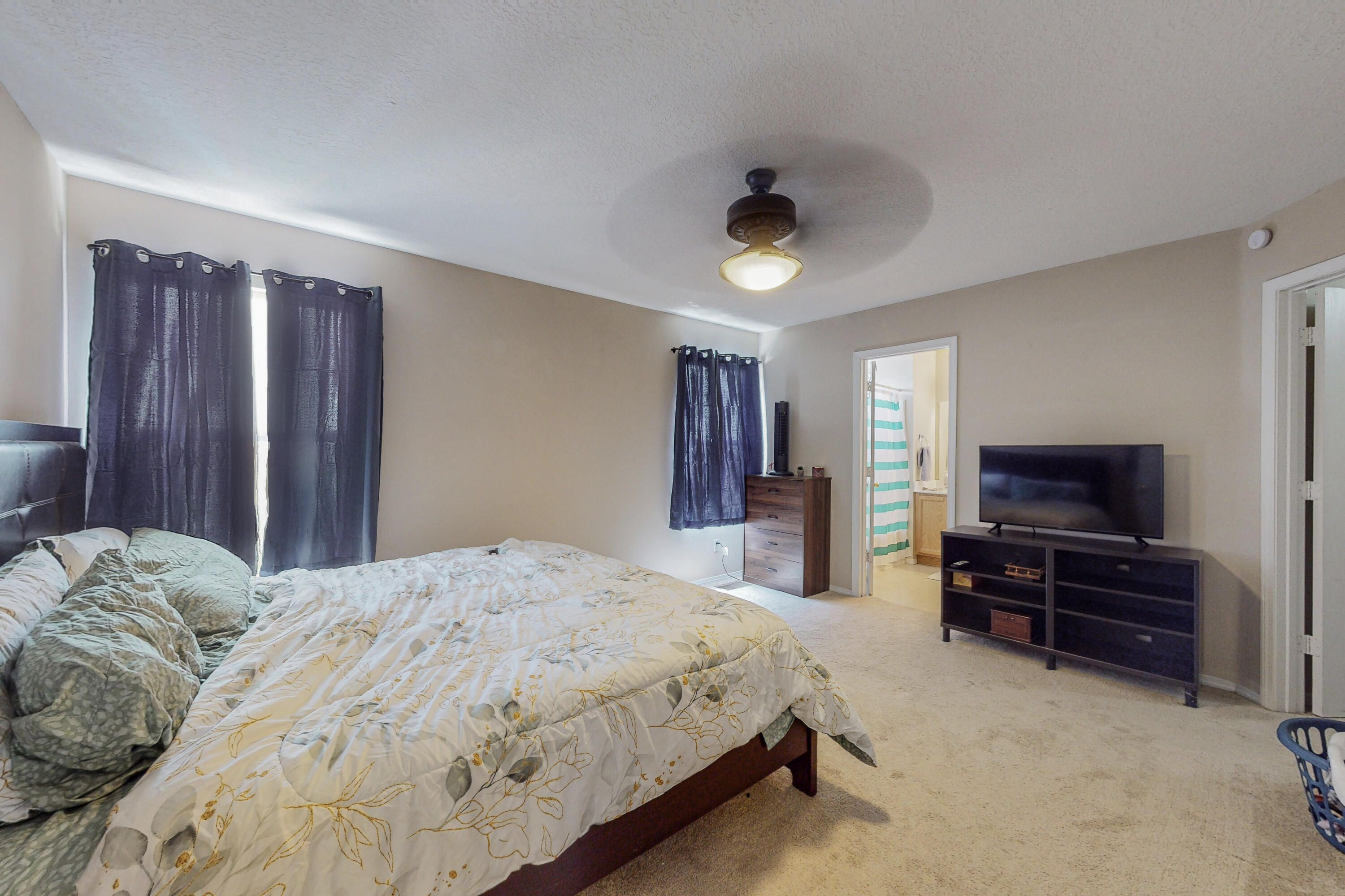 1725 Sierra Norte Loop NE