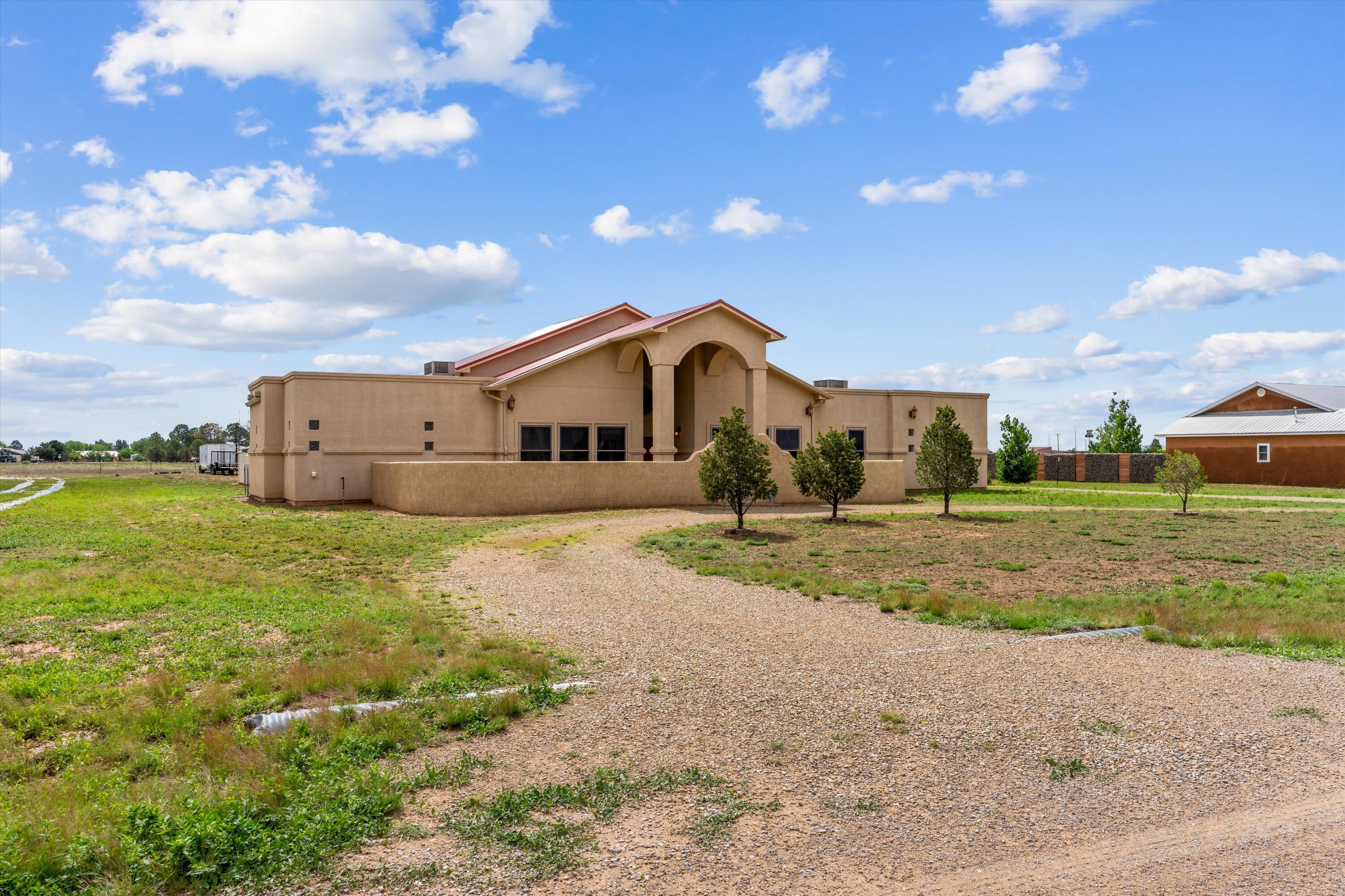 25 Lobo Drive