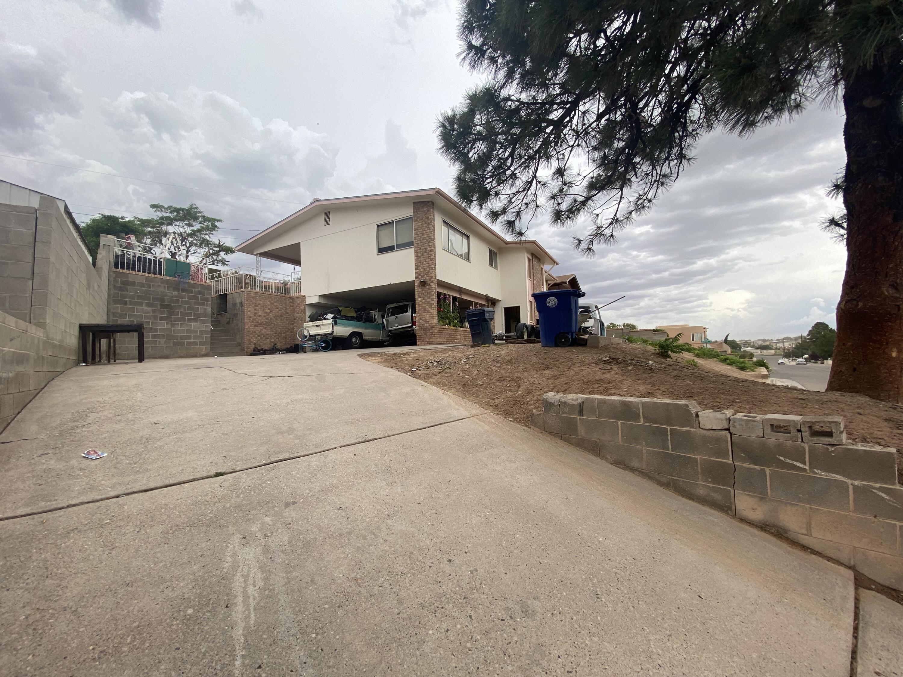 1301 Riverview Drive NW