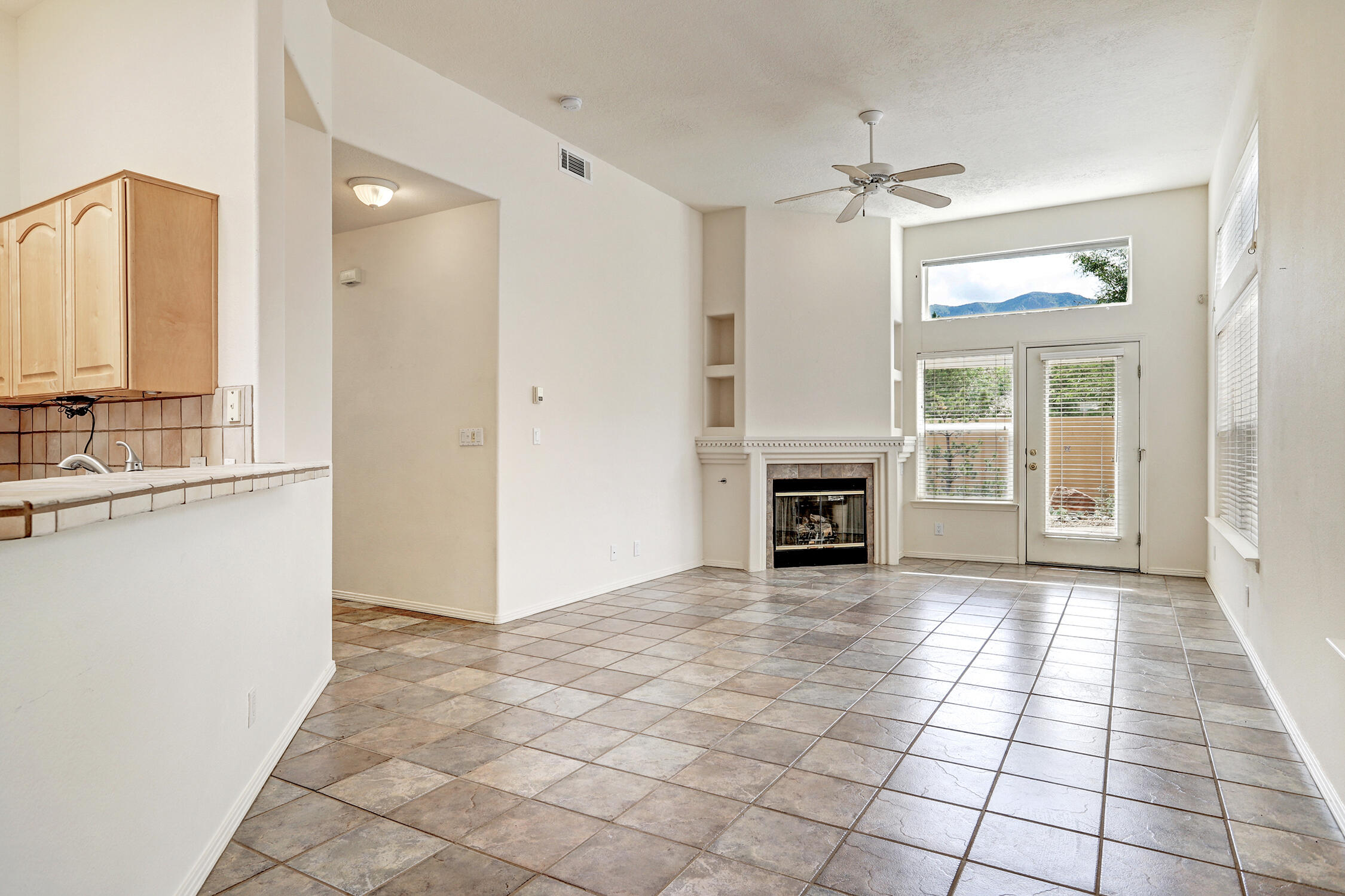 5616 Vulcan Vista Avenue NE