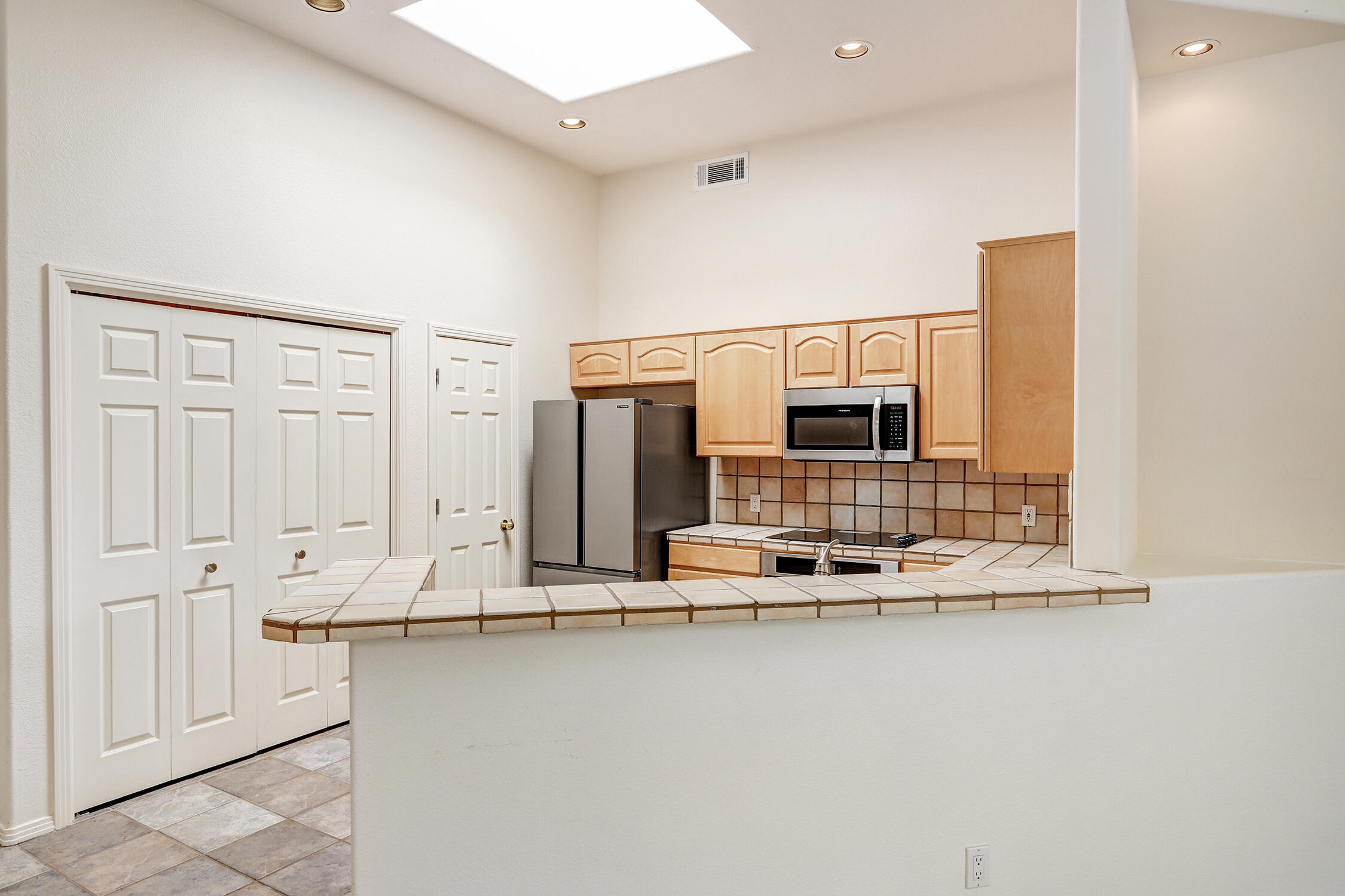 5616 Vulcan Vista Avenue NE