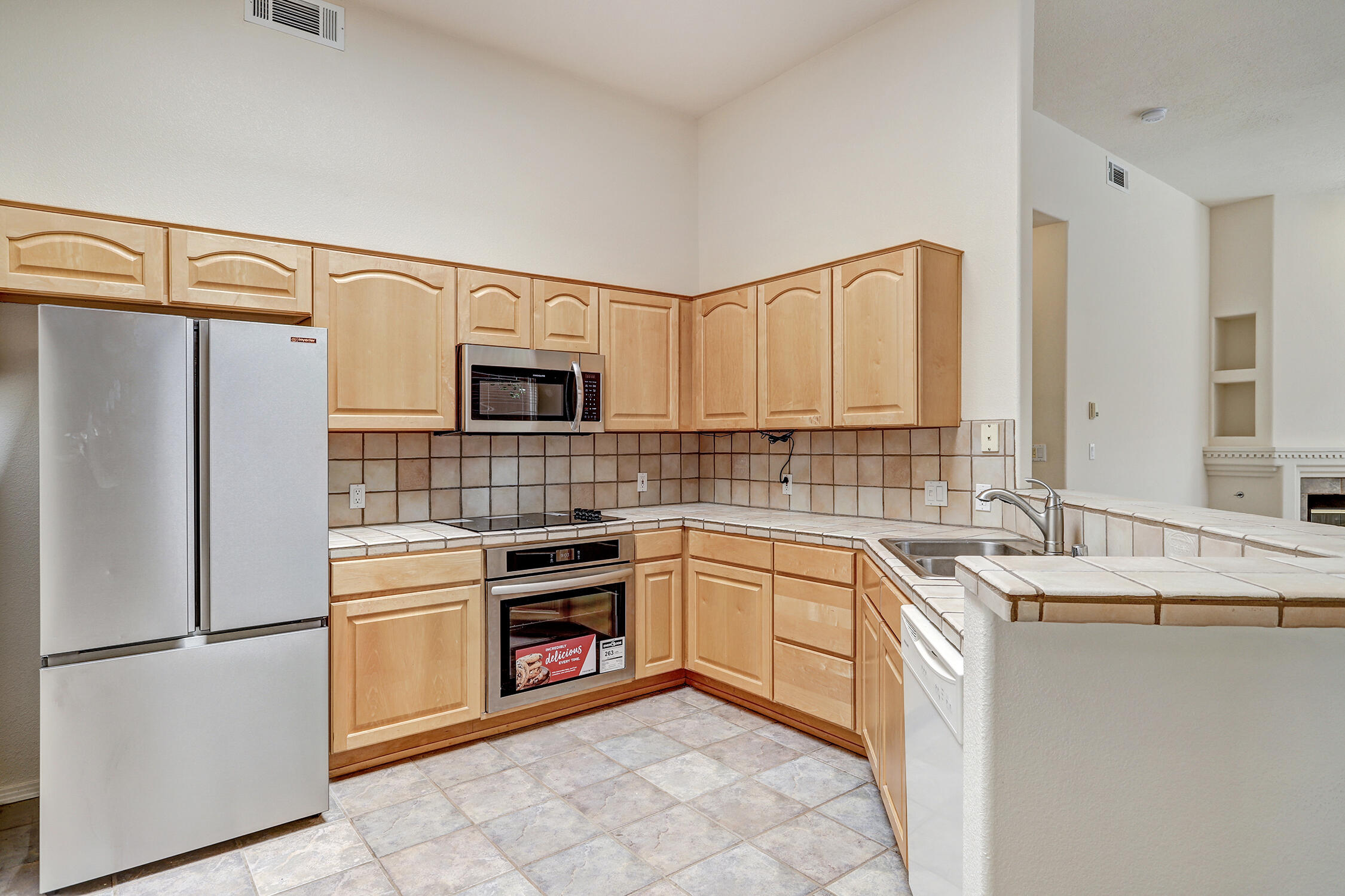 5616 Vulcan Vista Avenue NE