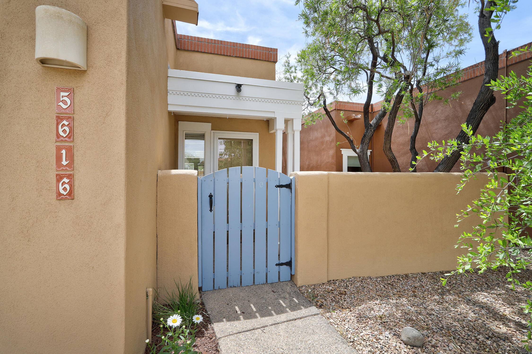 5616 Vulcan Vista Avenue NE