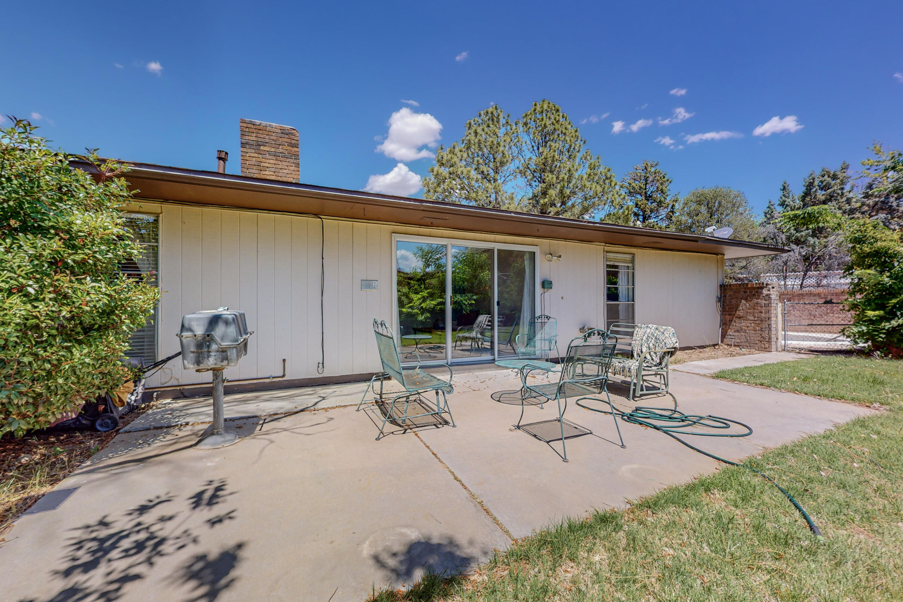 10024 Treasure Court NW