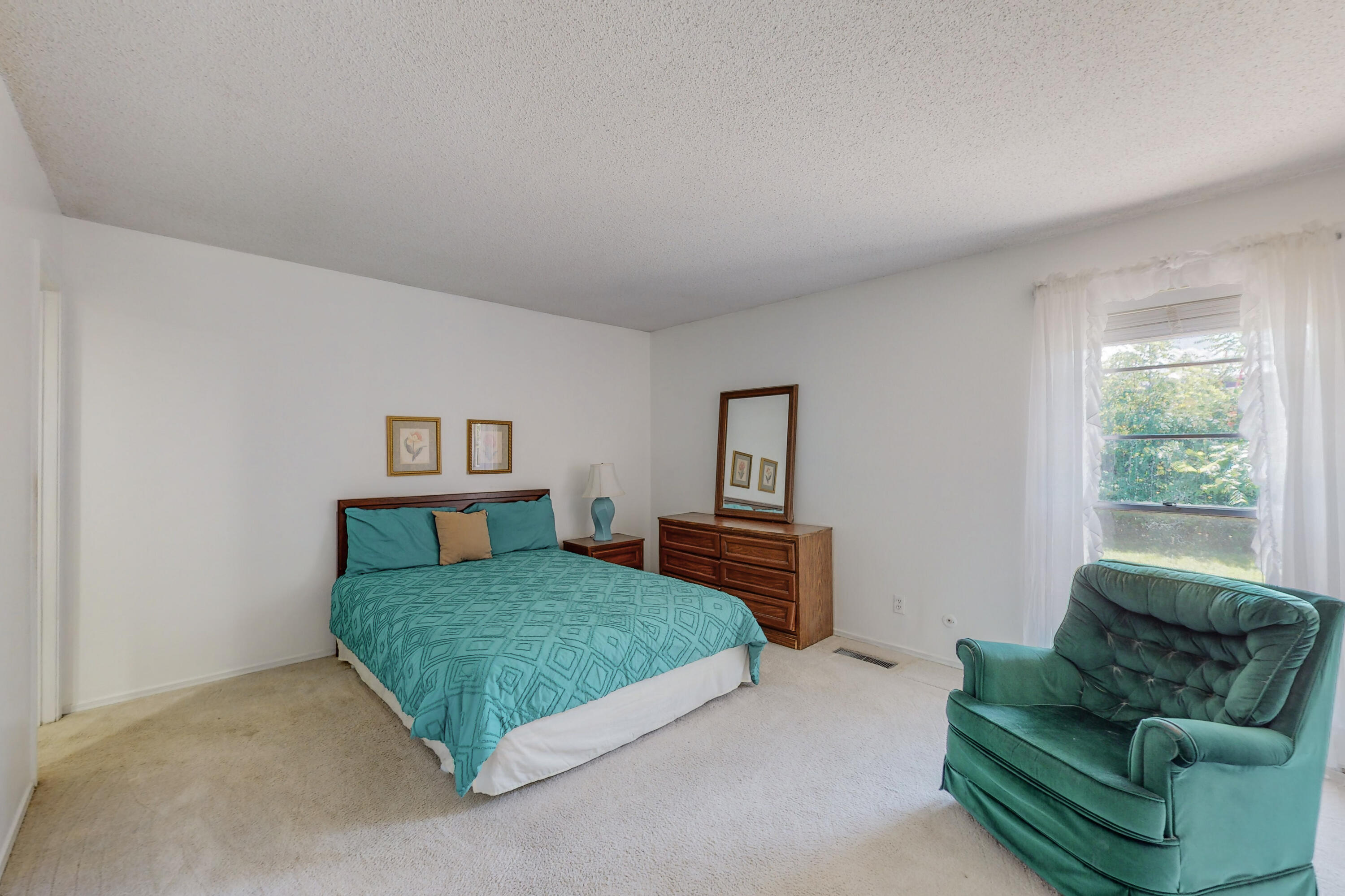 10024 Treasure Court NW