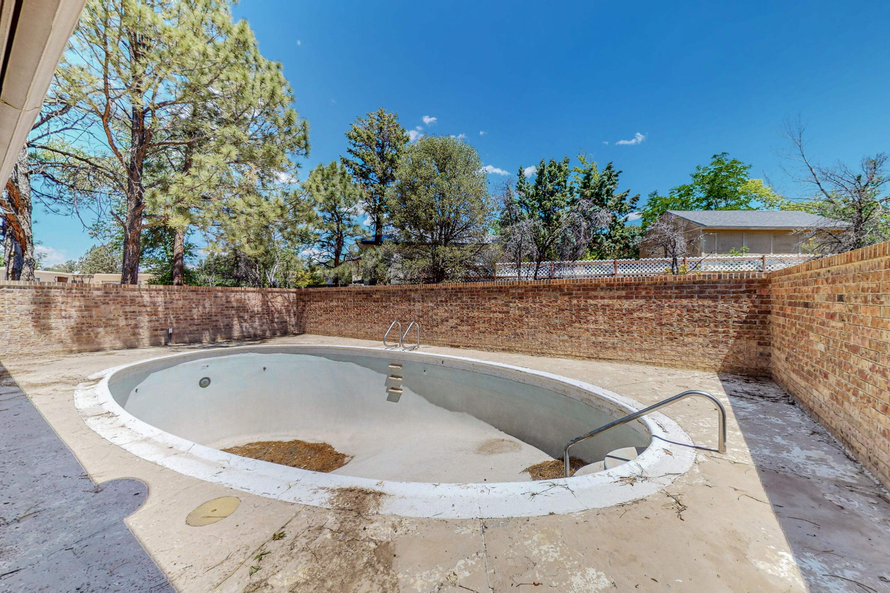10024 Treasure Court NW