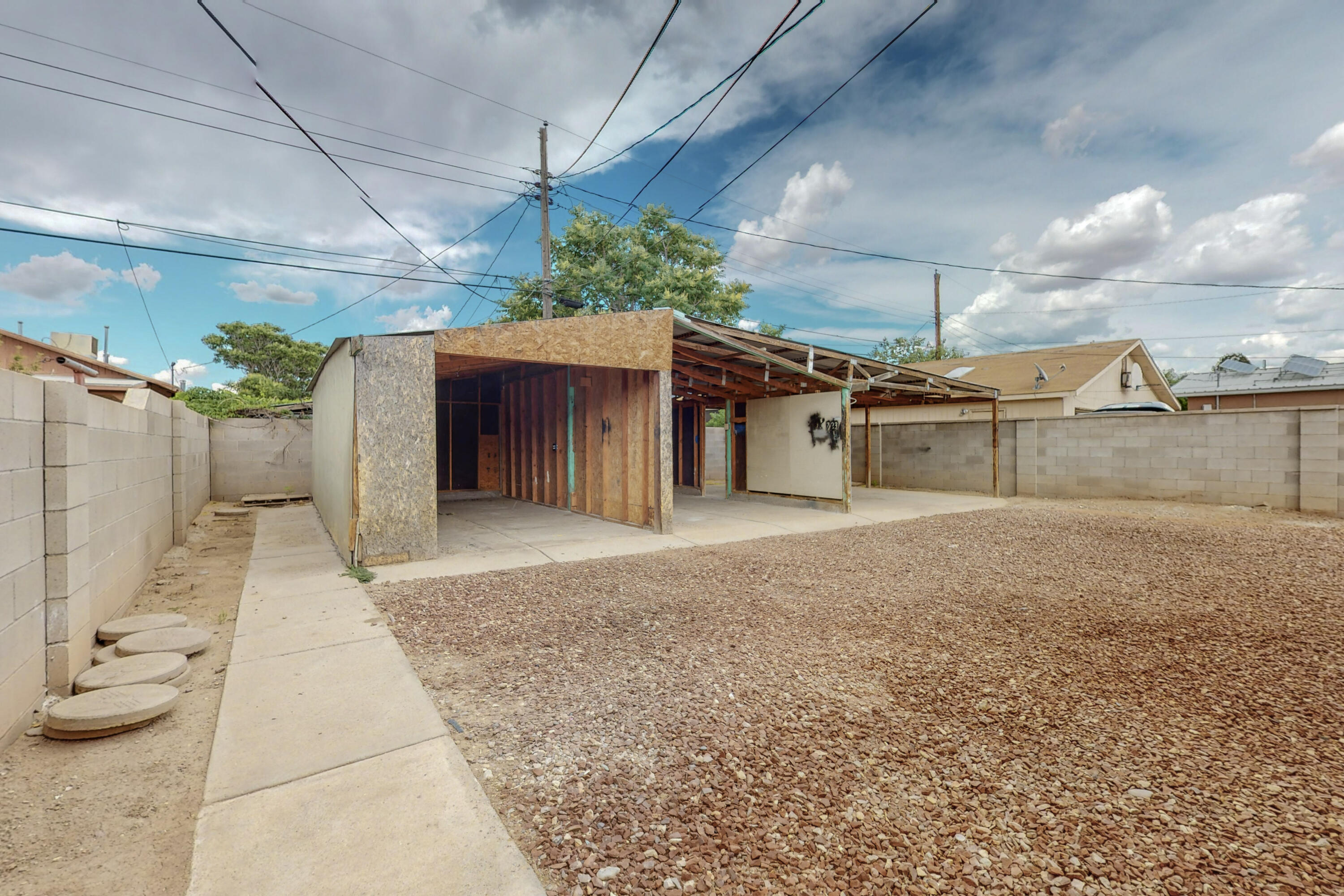 237 Descanso Road SE