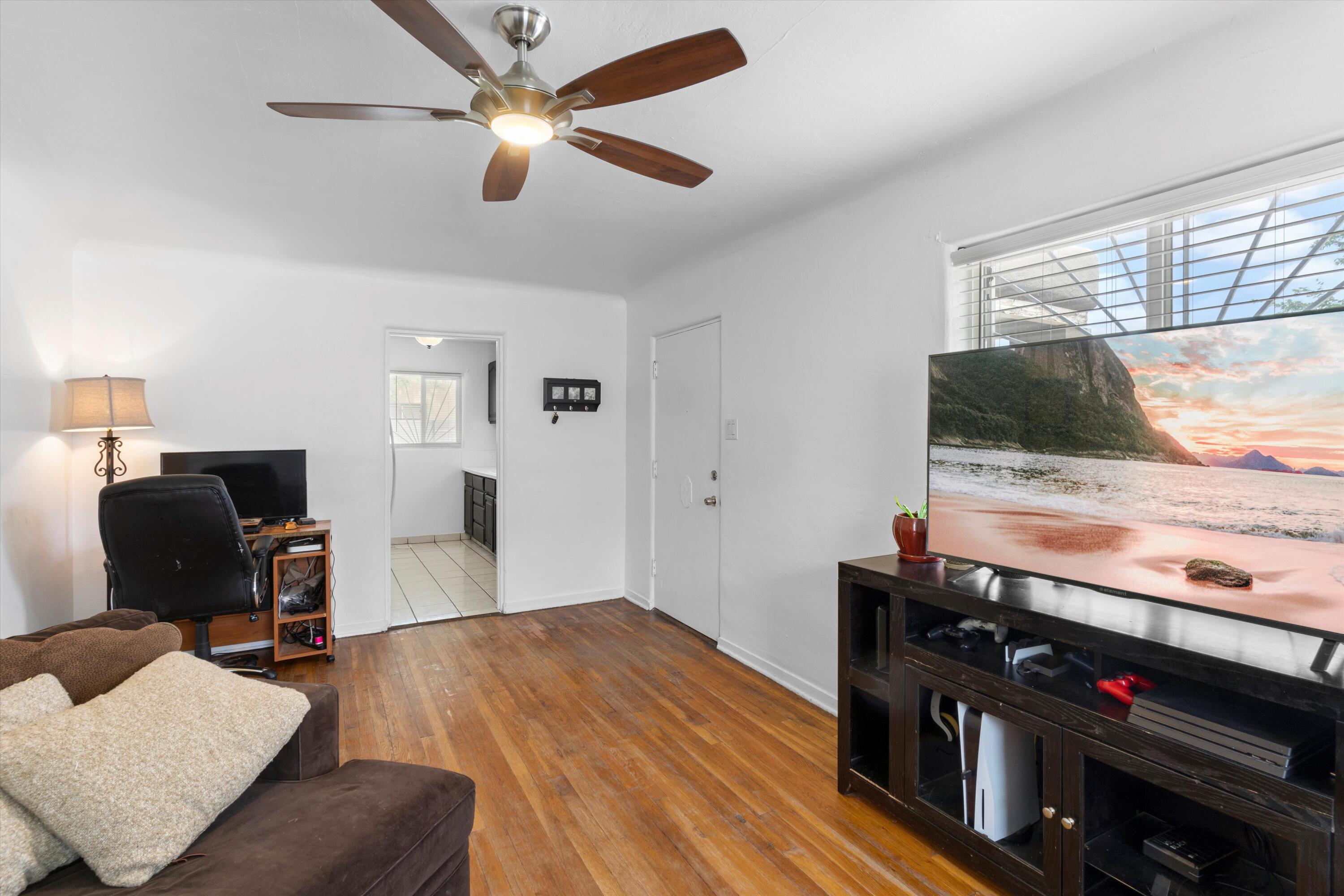 333 General Chennault Street NE