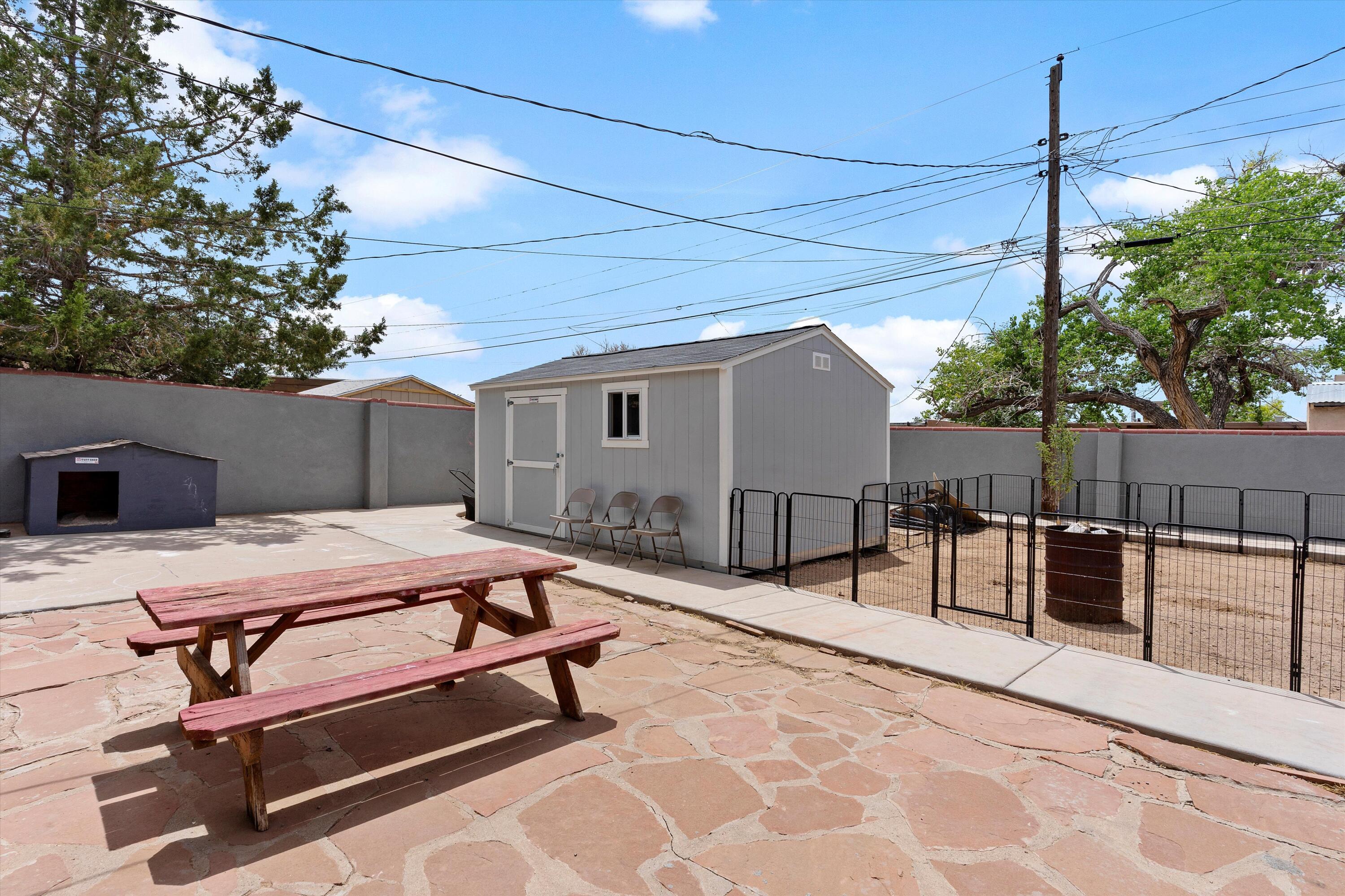 333 General Chennault Street NE