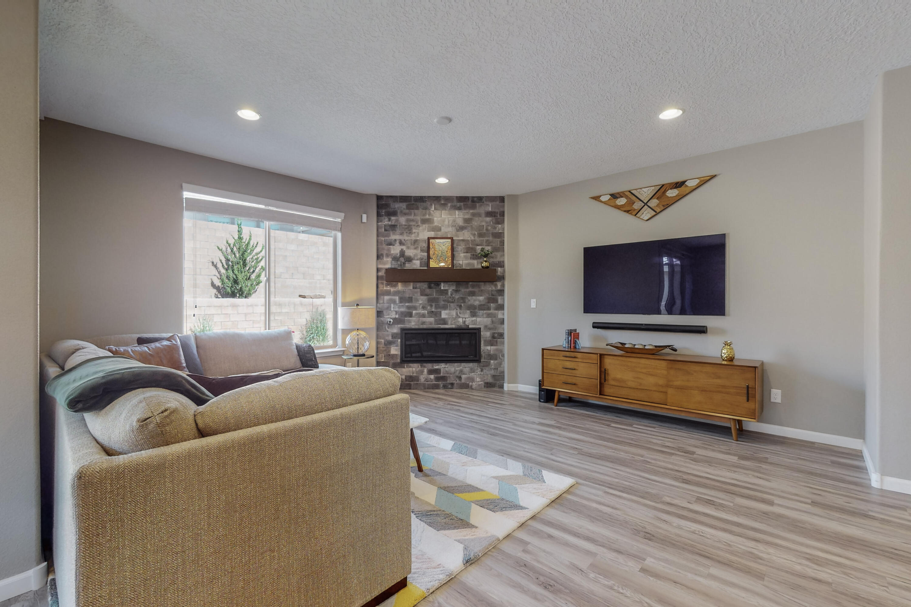 2004 White Dove Street SE