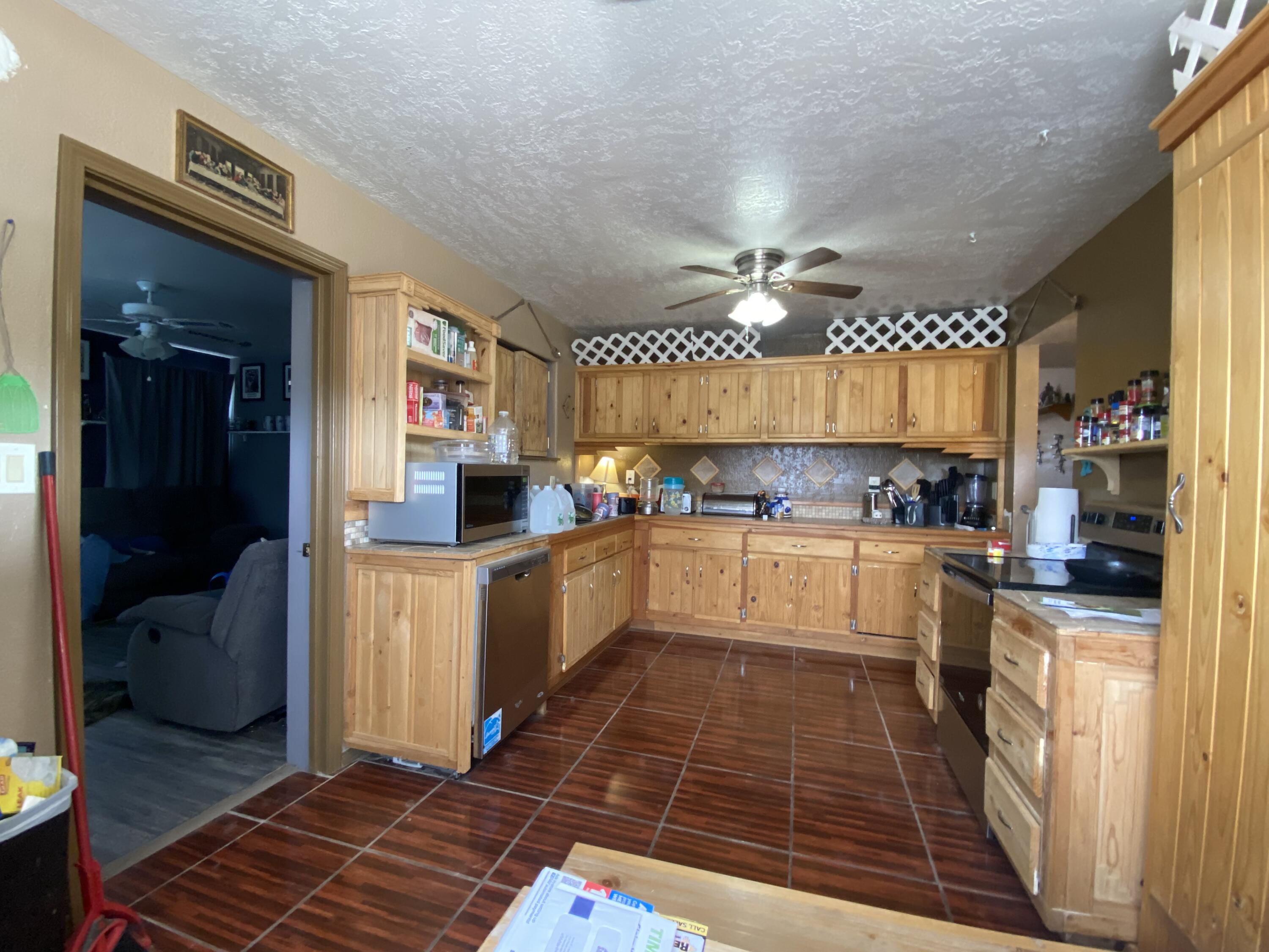 404 Pecos Loop SE