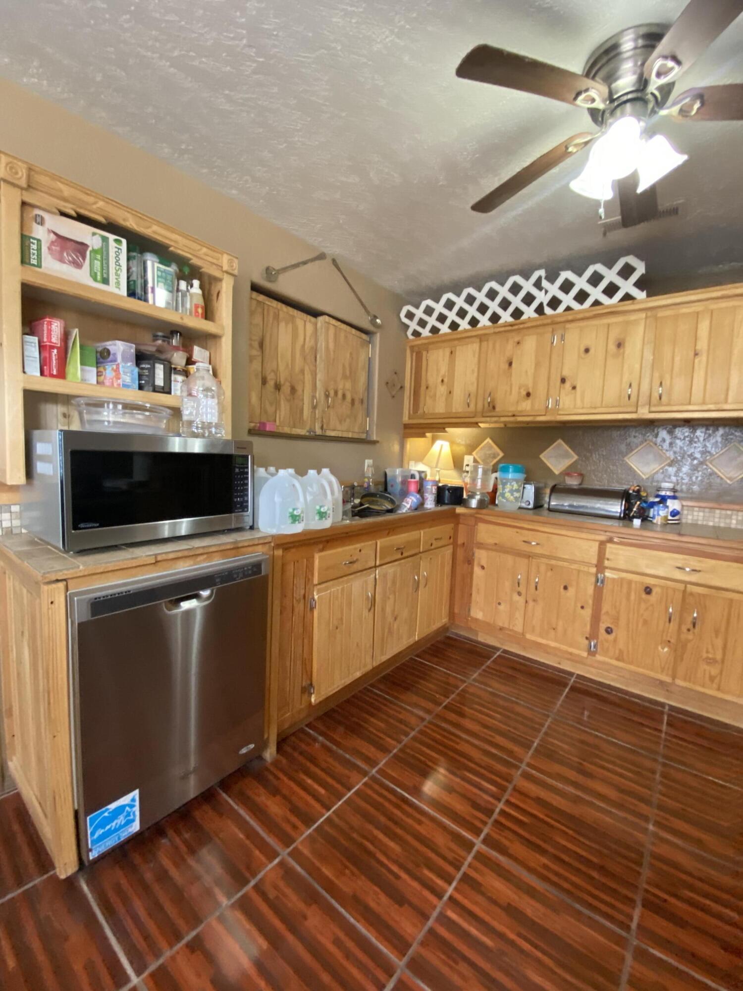 404 Pecos Loop SE