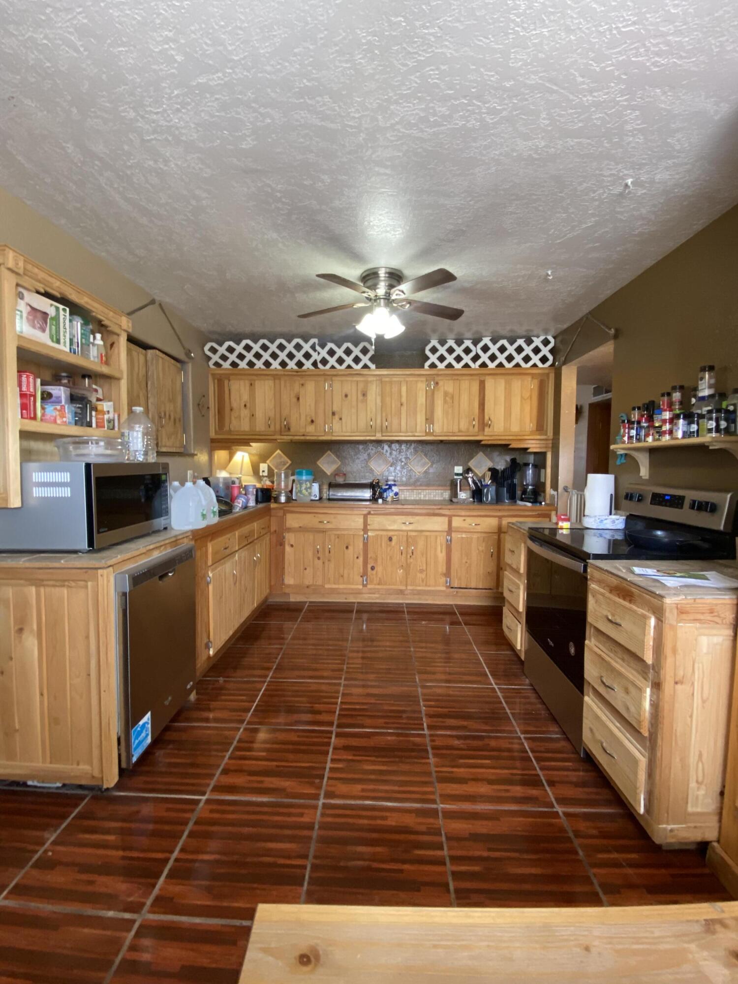 404 Pecos Loop SE