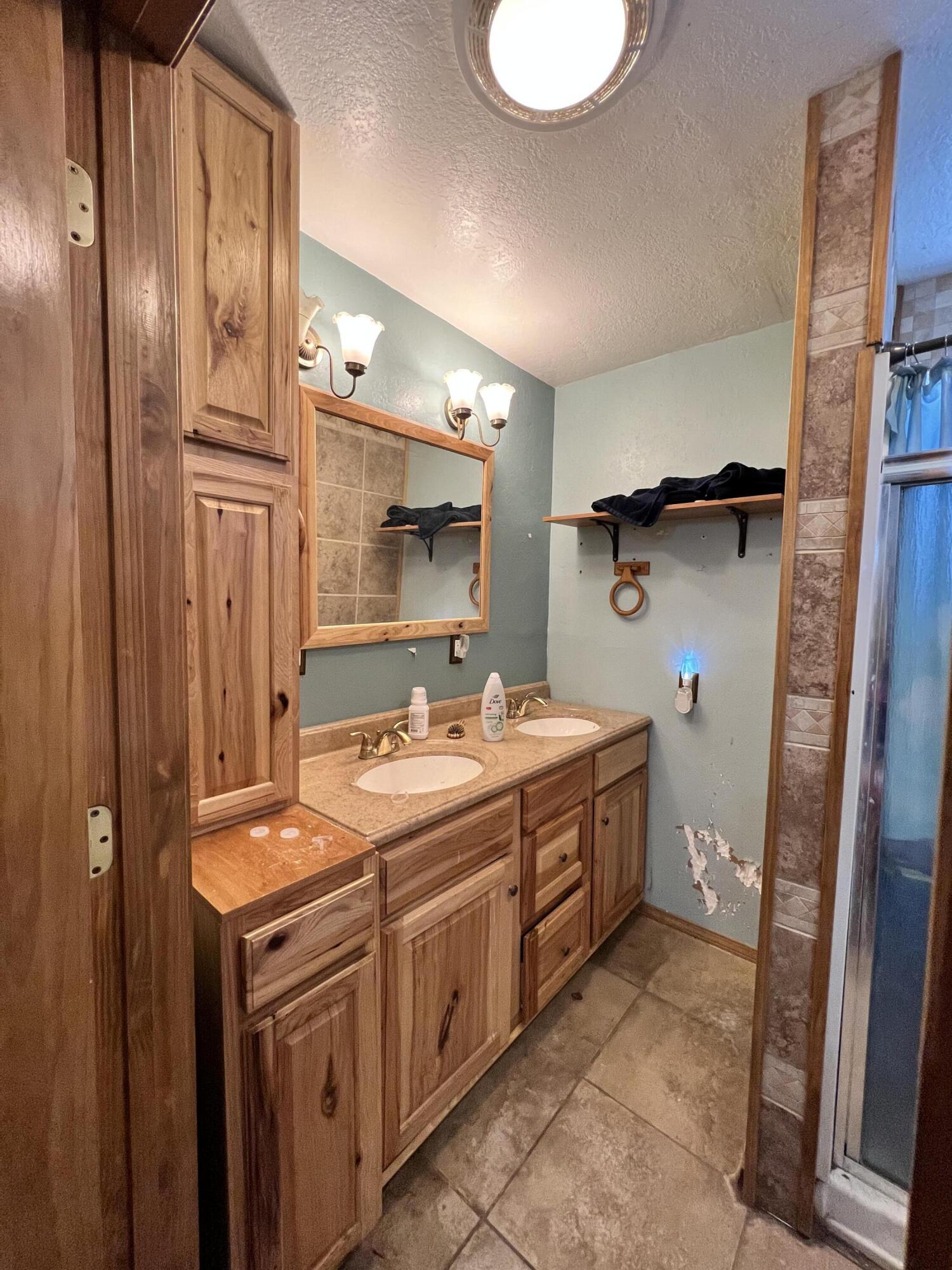 404 Pecos Loop SE