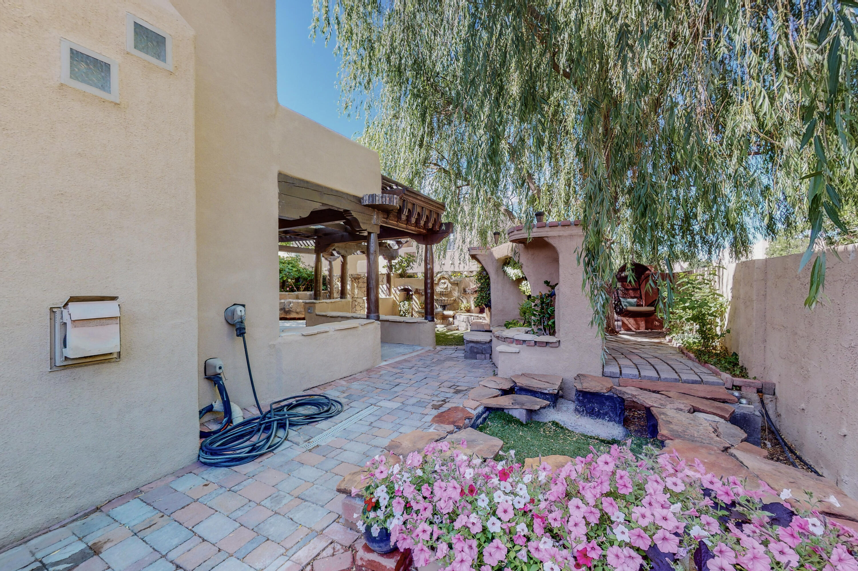 3512 Yippee Calle Court NW