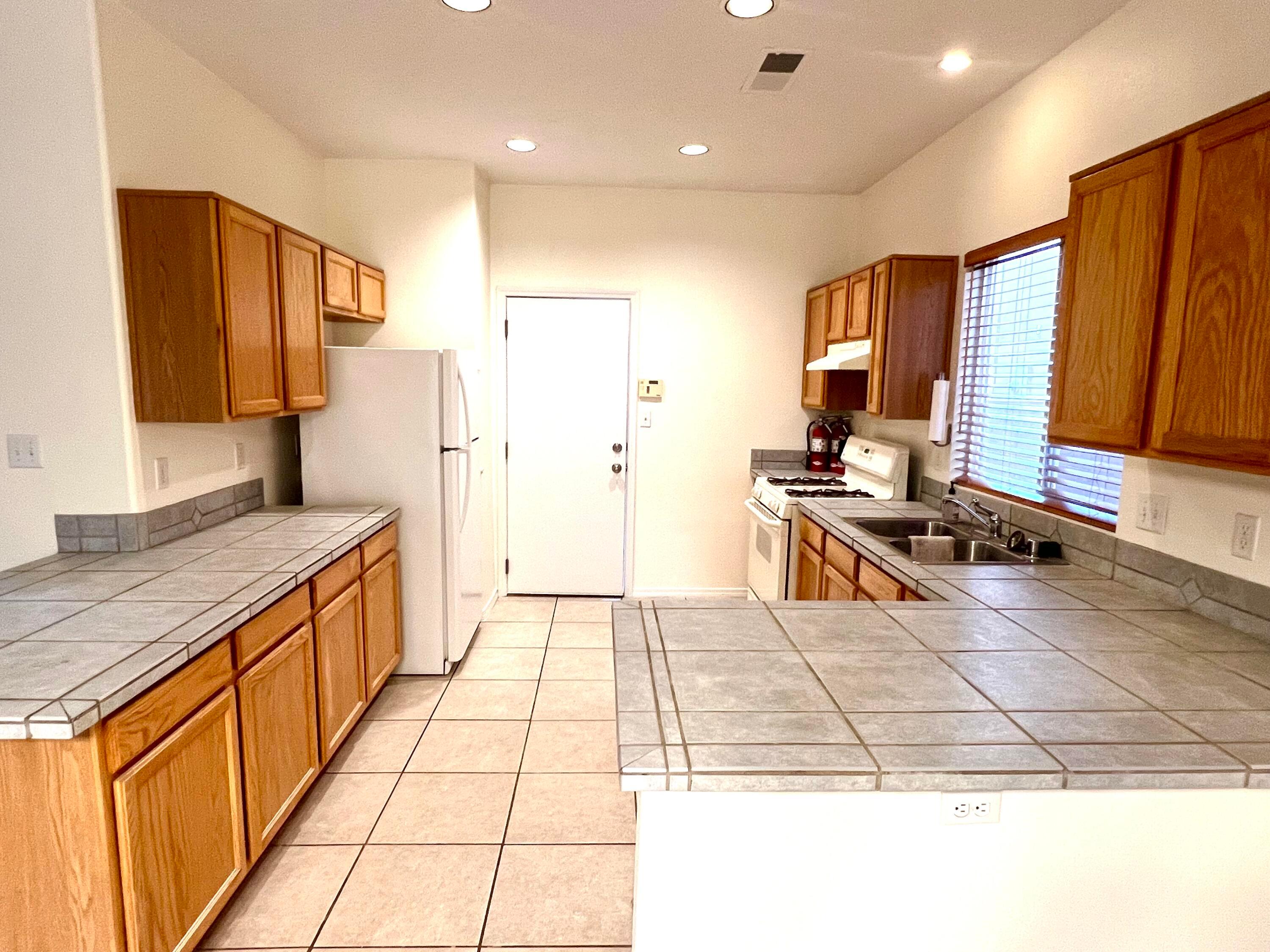 7651 Calle Comodo