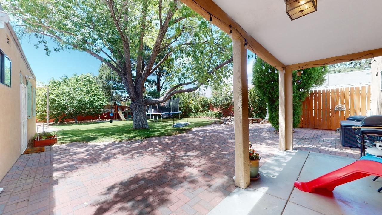 9107 Rainridge Court NE