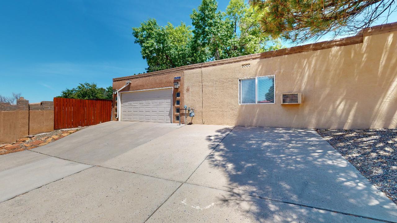 9107 Rainridge Court NE
