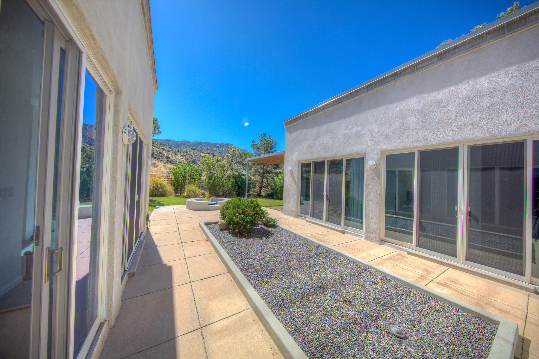 1538 Rosalba Street NE