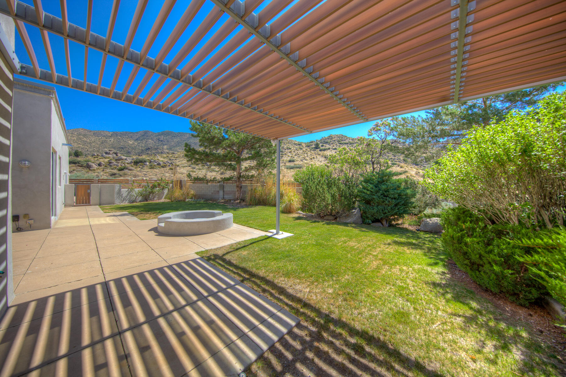 1538 Rosalba Street NE