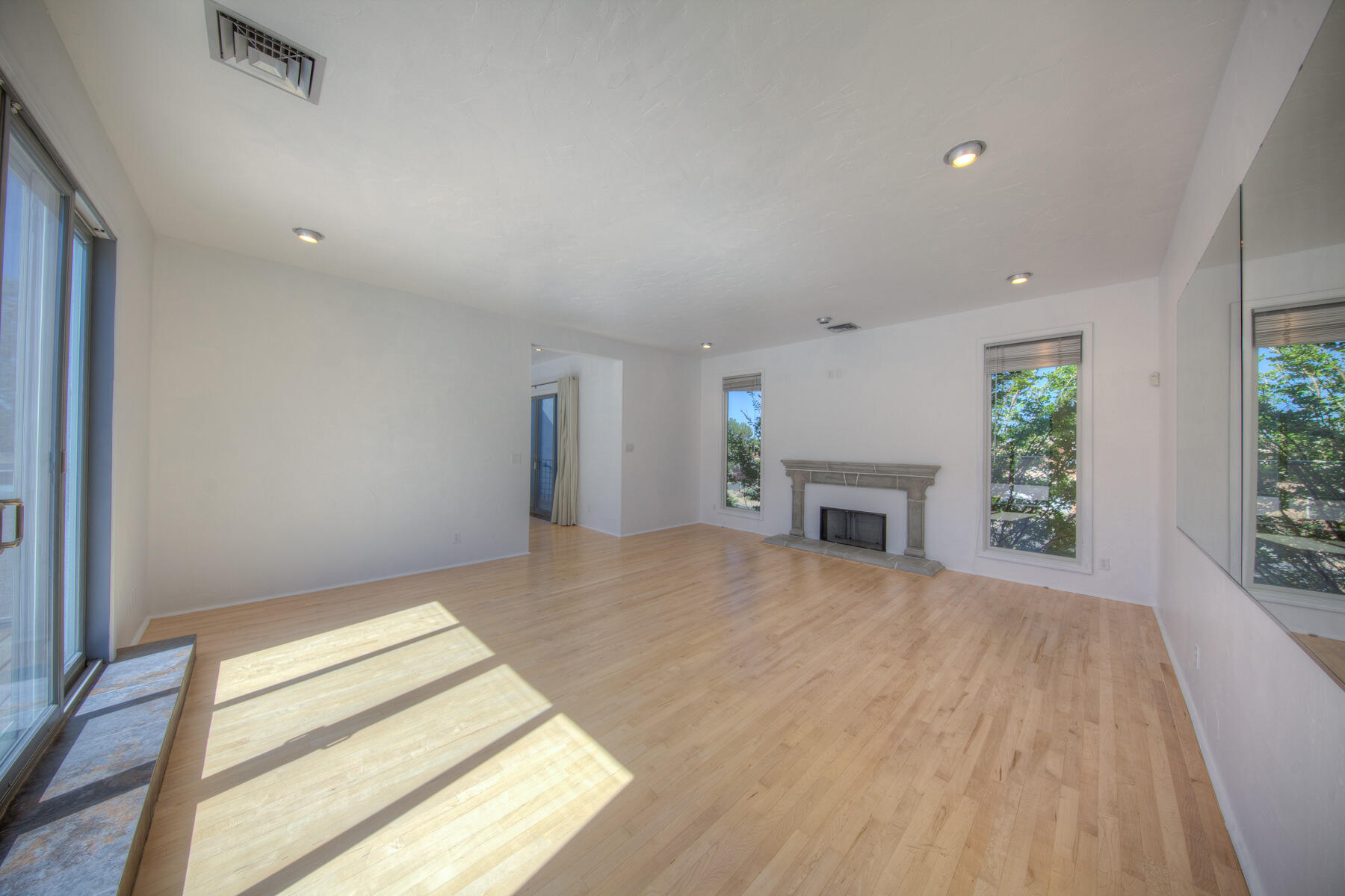 1538 Rosalba Street NE