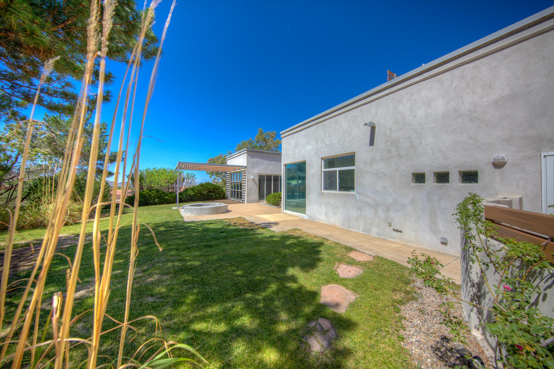 1538 Rosalba Street NE