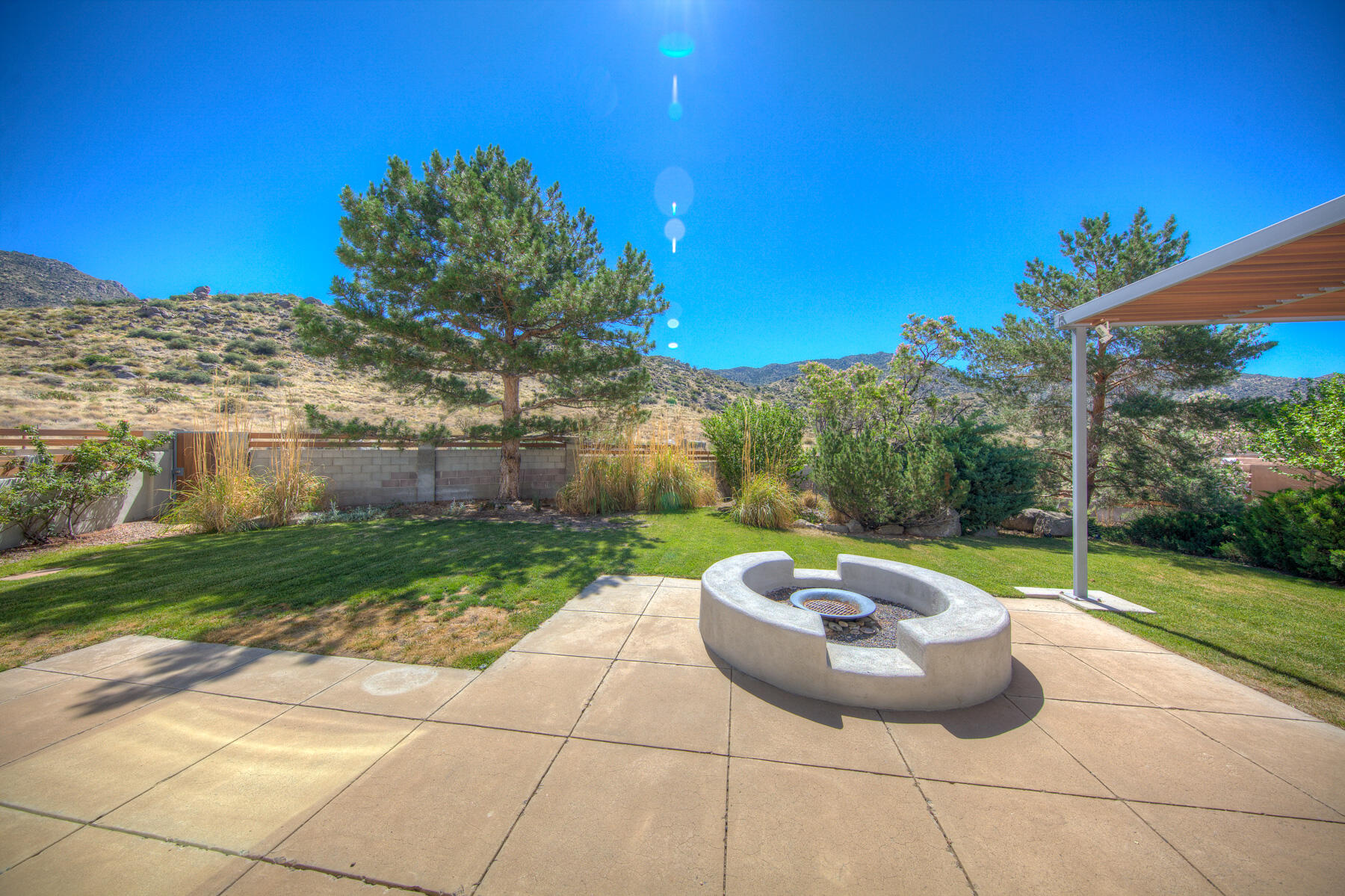 1538 Rosalba Street NE